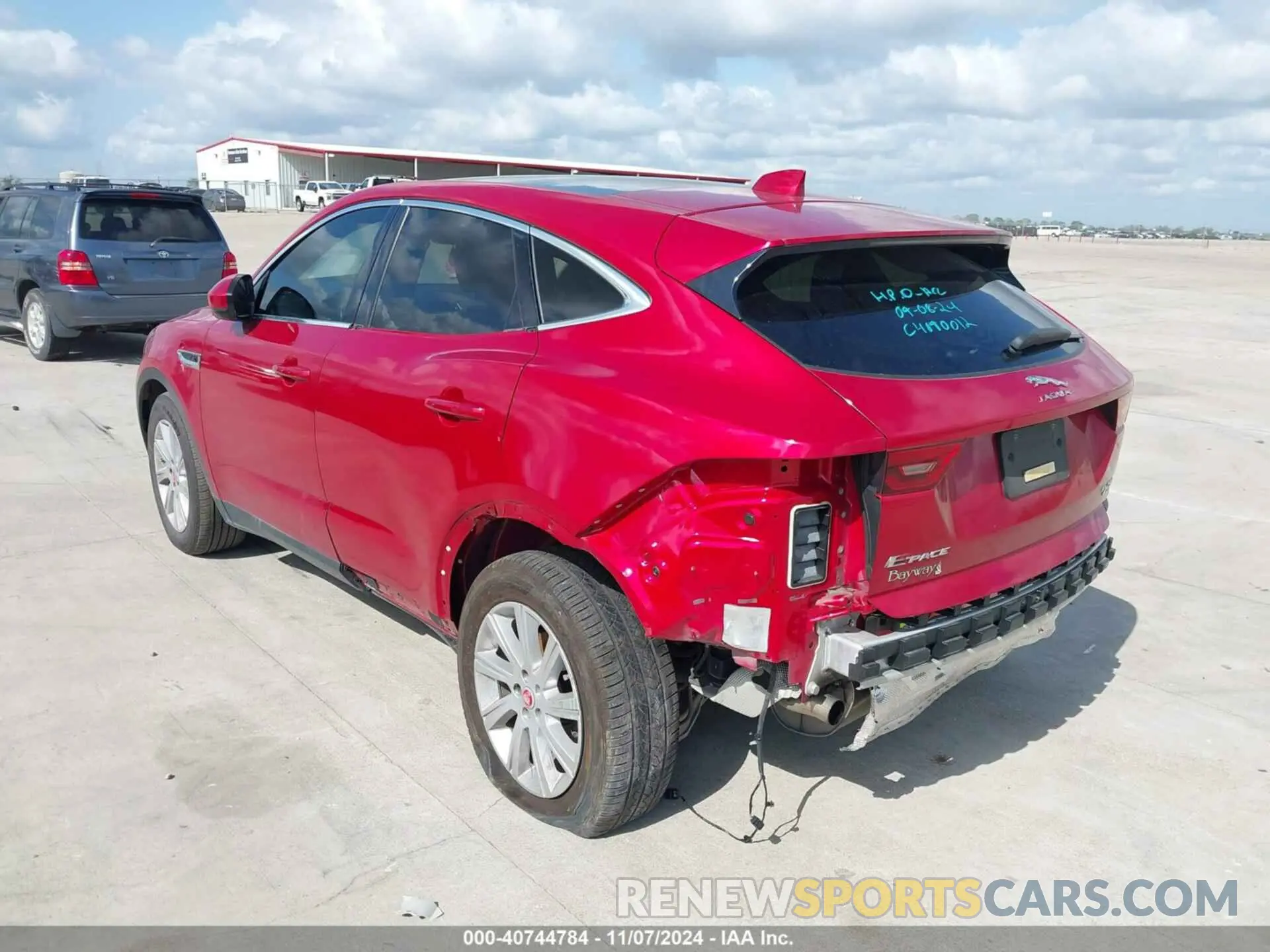 3 Photograph of a damaged car SADFJ2FX3K1Z46618 JAGUAR E-PACE 2019