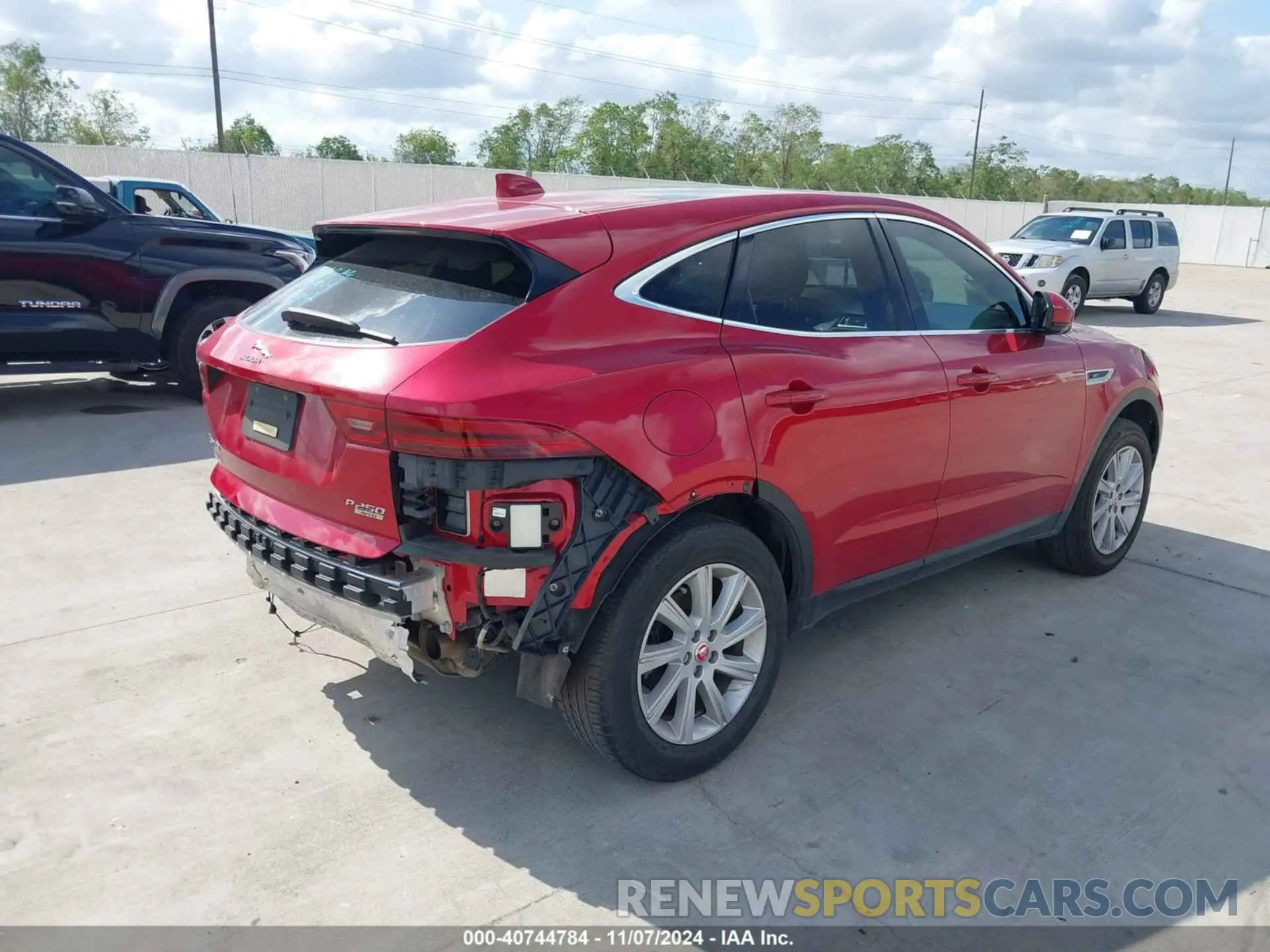 4 Photograph of a damaged car SADFJ2FX3K1Z46618 JAGUAR E-PACE 2019