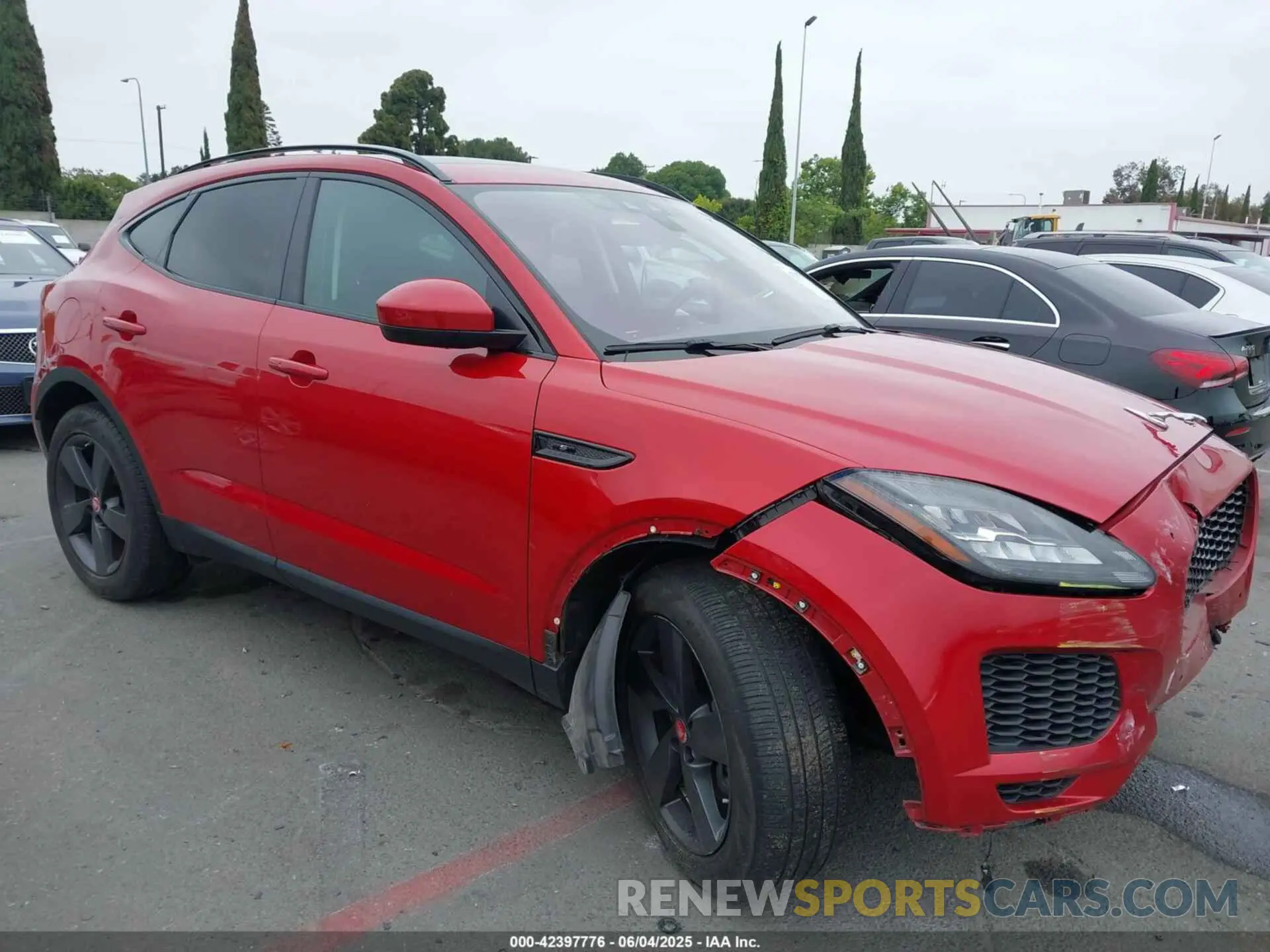 1 Photograph of a damaged car SADFJ2FX4K1Z72242 JAGUAR E-PACE 2019