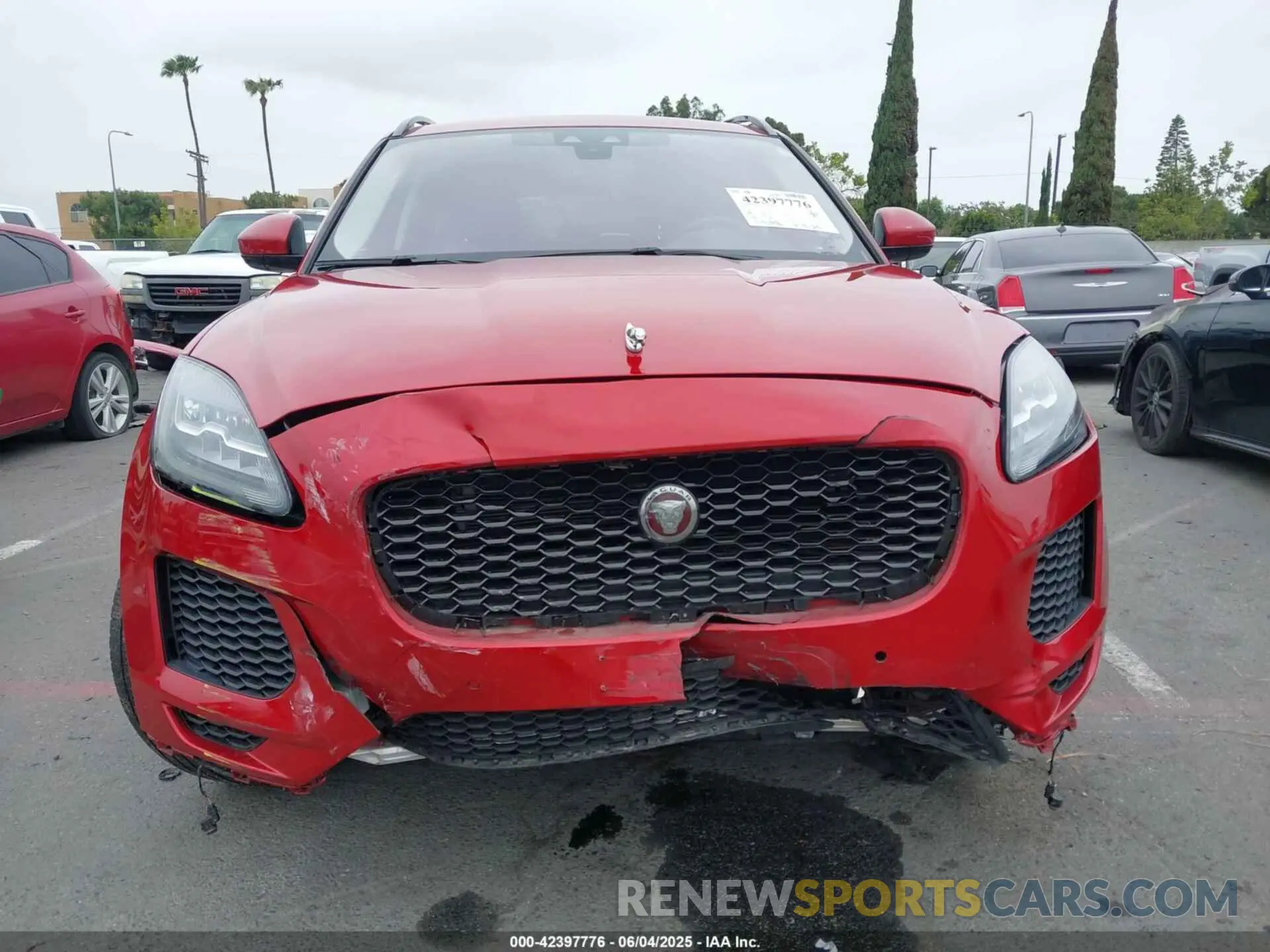 13 Photograph of a damaged car SADFJ2FX4K1Z72242 JAGUAR E-PACE 2019