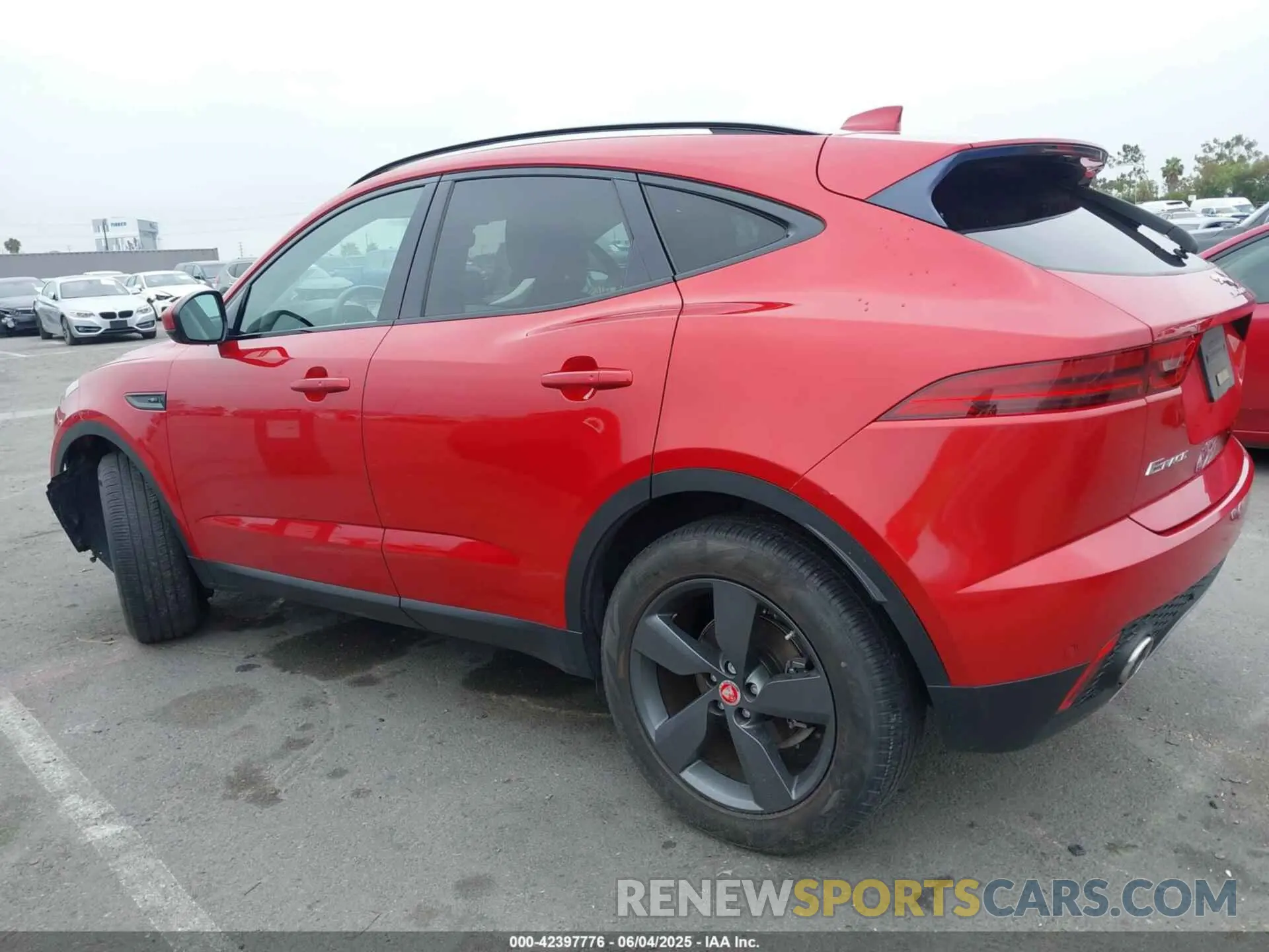 15 Photograph of a damaged car SADFJ2FX4K1Z72242 JAGUAR E-PACE 2019