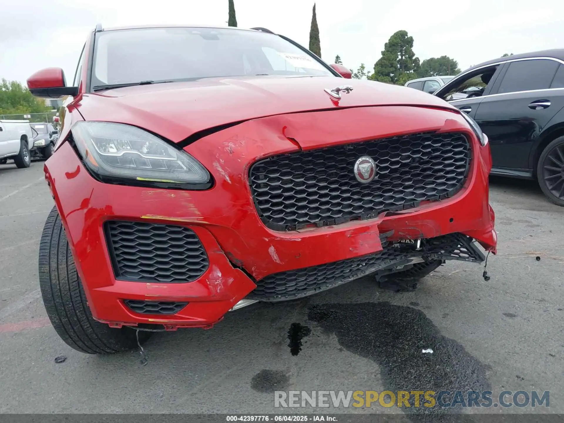 6 Photograph of a damaged car SADFJ2FX4K1Z72242 JAGUAR E-PACE 2019