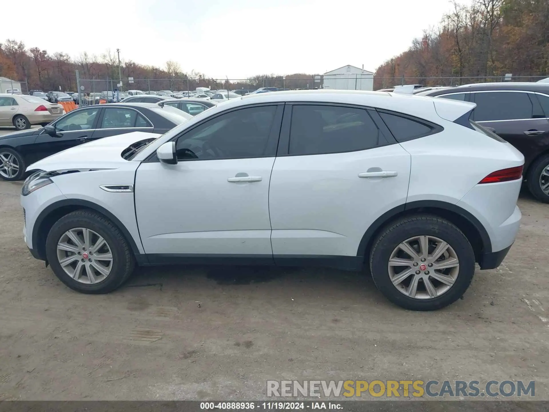 14 Photograph of a damaged car SADFJ2FX9K1Z43027 JAGUAR E-PACE 2019