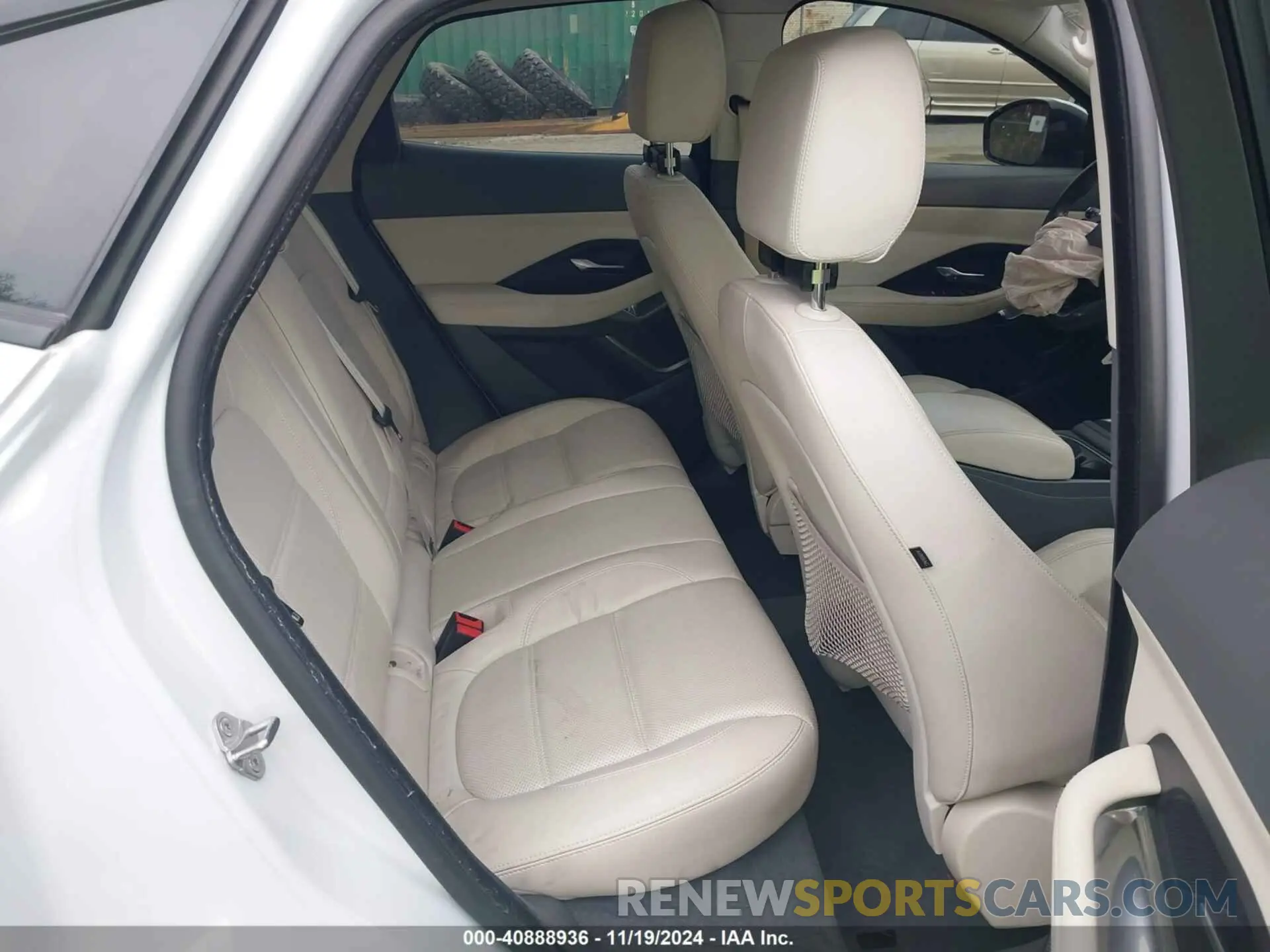 8 Photograph of a damaged car SADFJ2FX9K1Z43027 JAGUAR E-PACE 2019