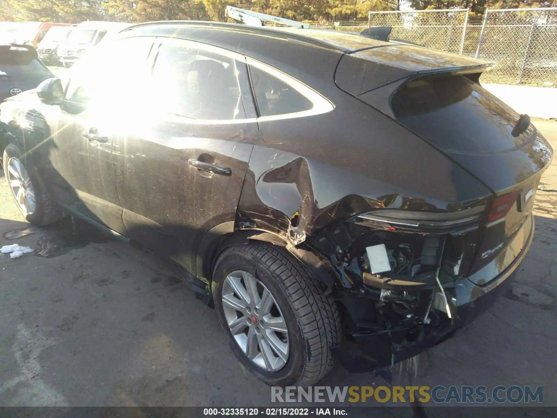 3 Photograph of a damaged car SADFJ2FX9K1Z68137 JAGUAR E-PACE 2019