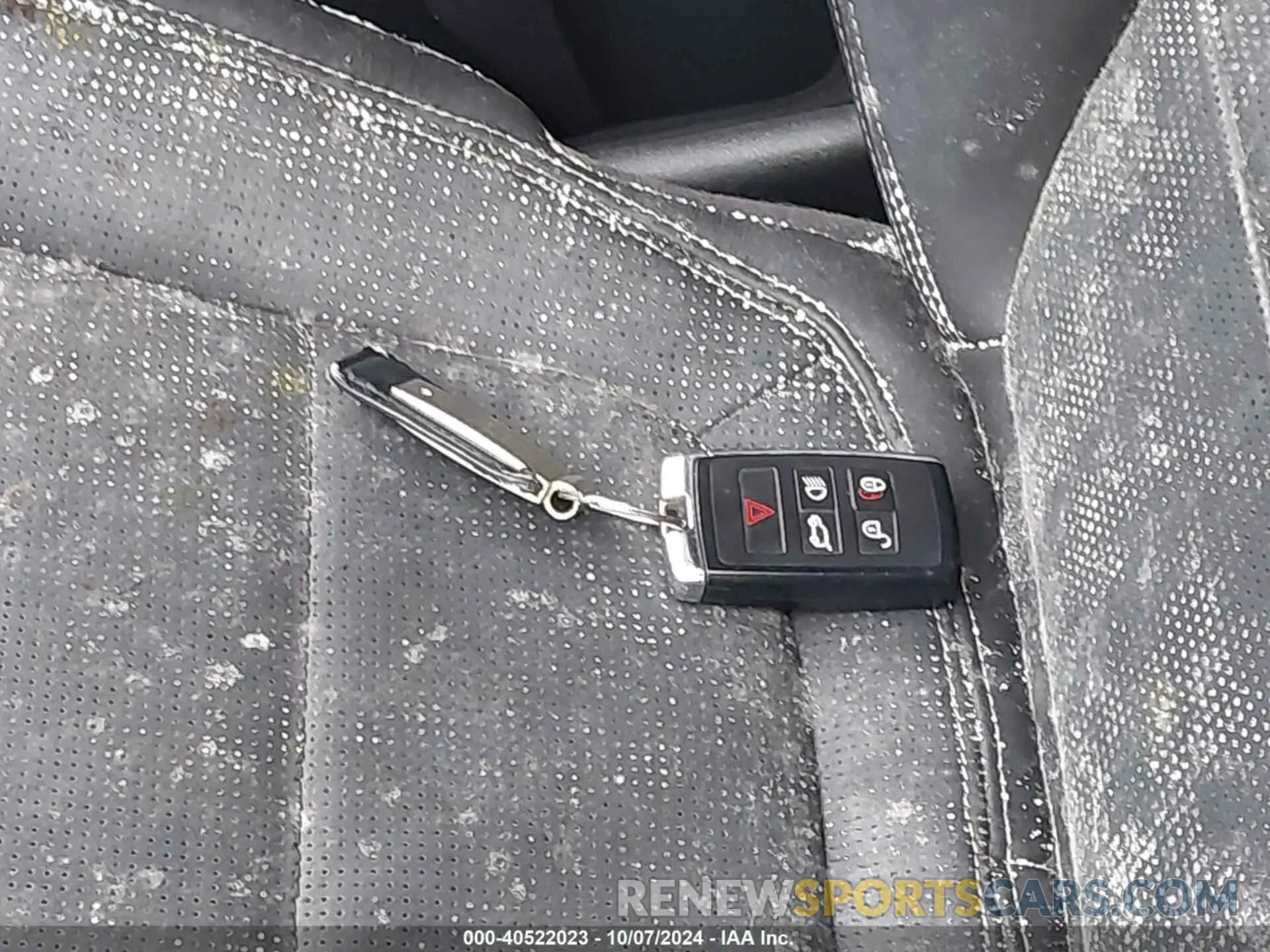 11 Photograph of a damaged car SADFM2GX7K1Z63475 JAGUAR E-PACE 2019