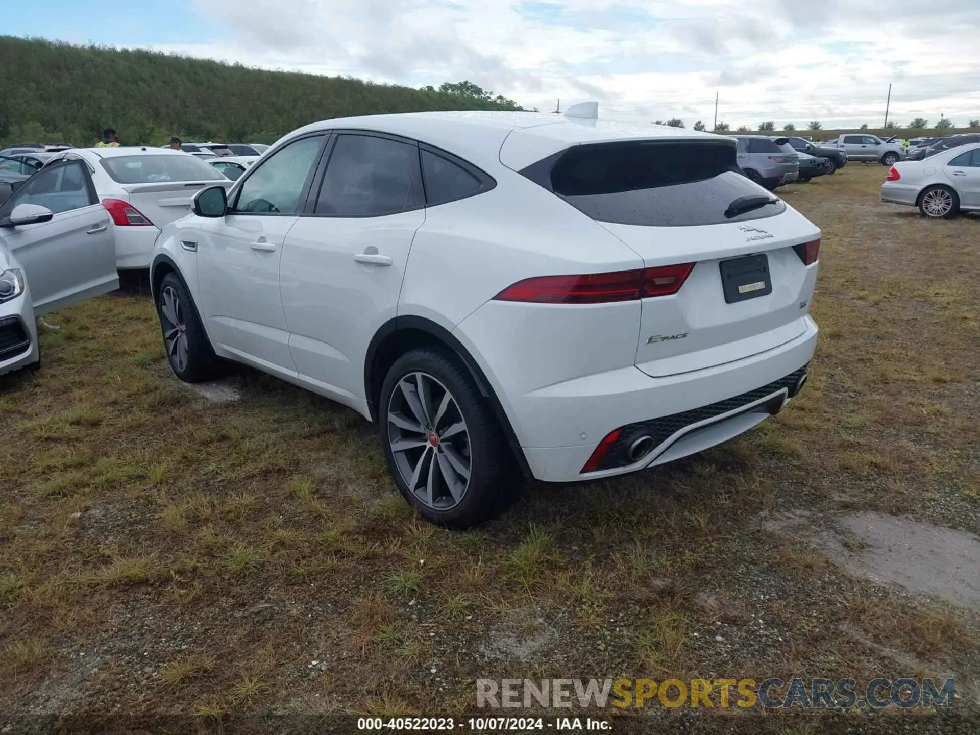 3 Photograph of a damaged car SADFM2GX7K1Z63475 JAGUAR E-PACE 2019