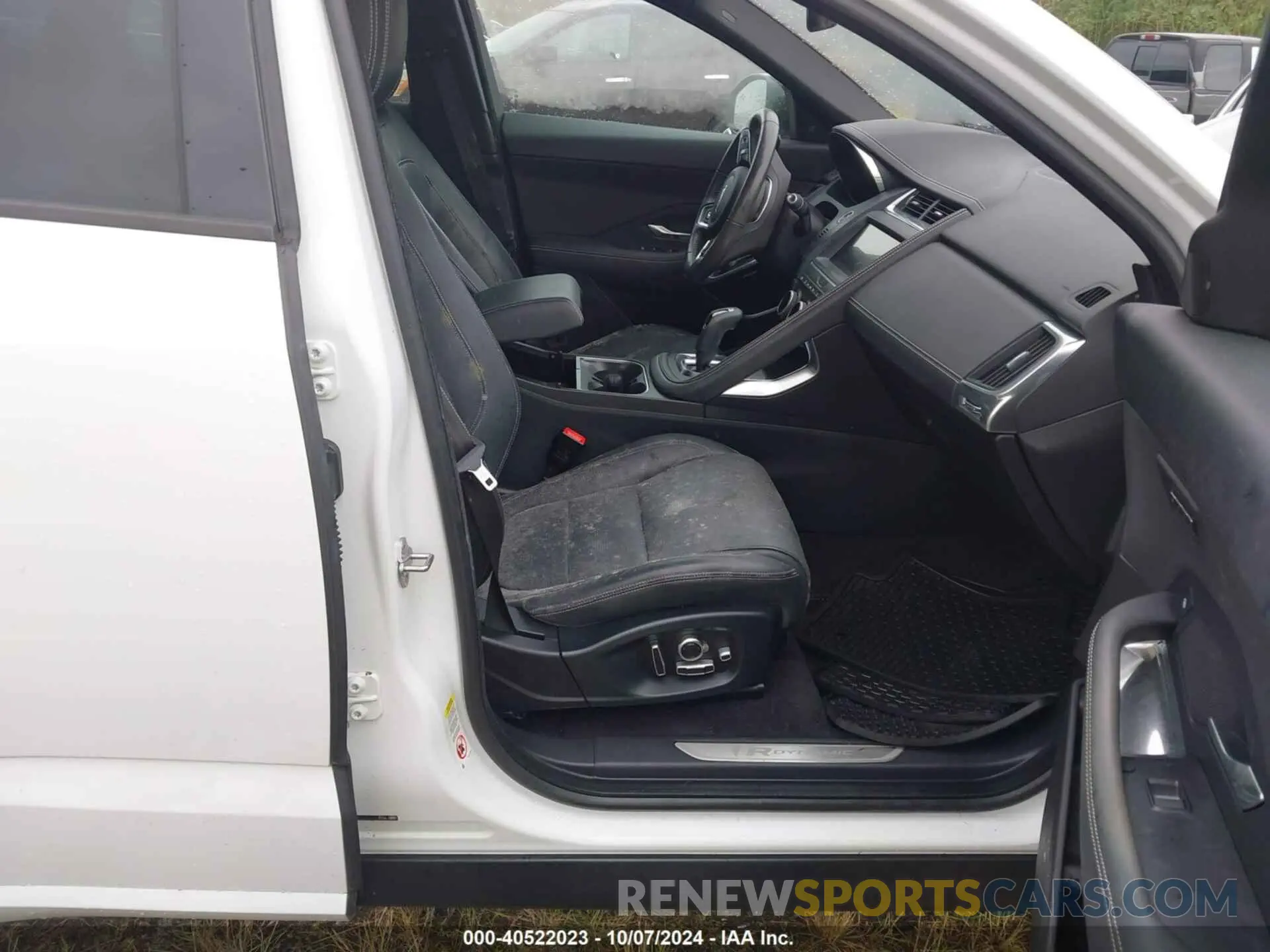 5 Photograph of a damaged car SADFM2GX7K1Z63475 JAGUAR E-PACE 2019