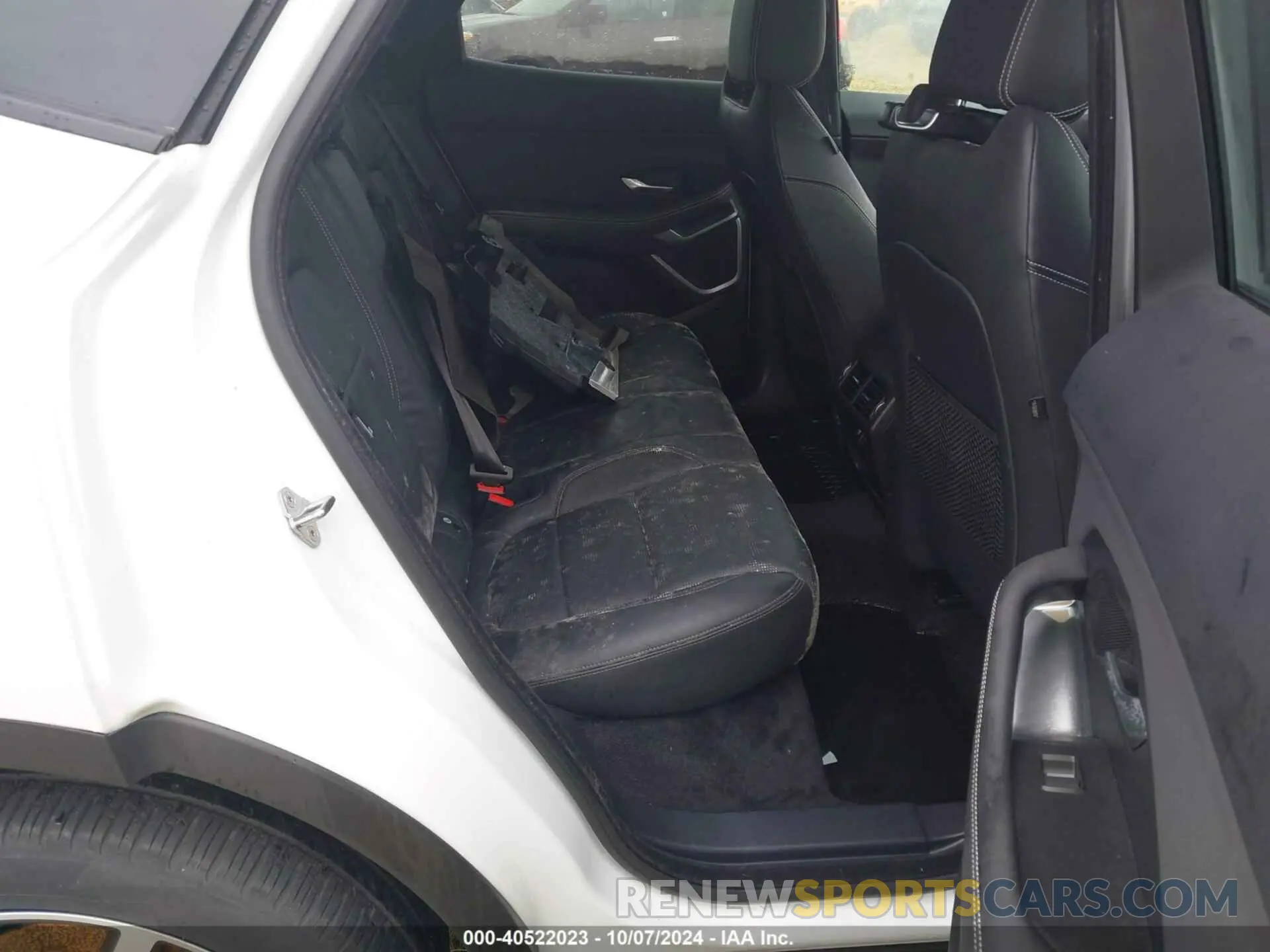 8 Photograph of a damaged car SADFM2GX7K1Z63475 JAGUAR E-PACE 2019