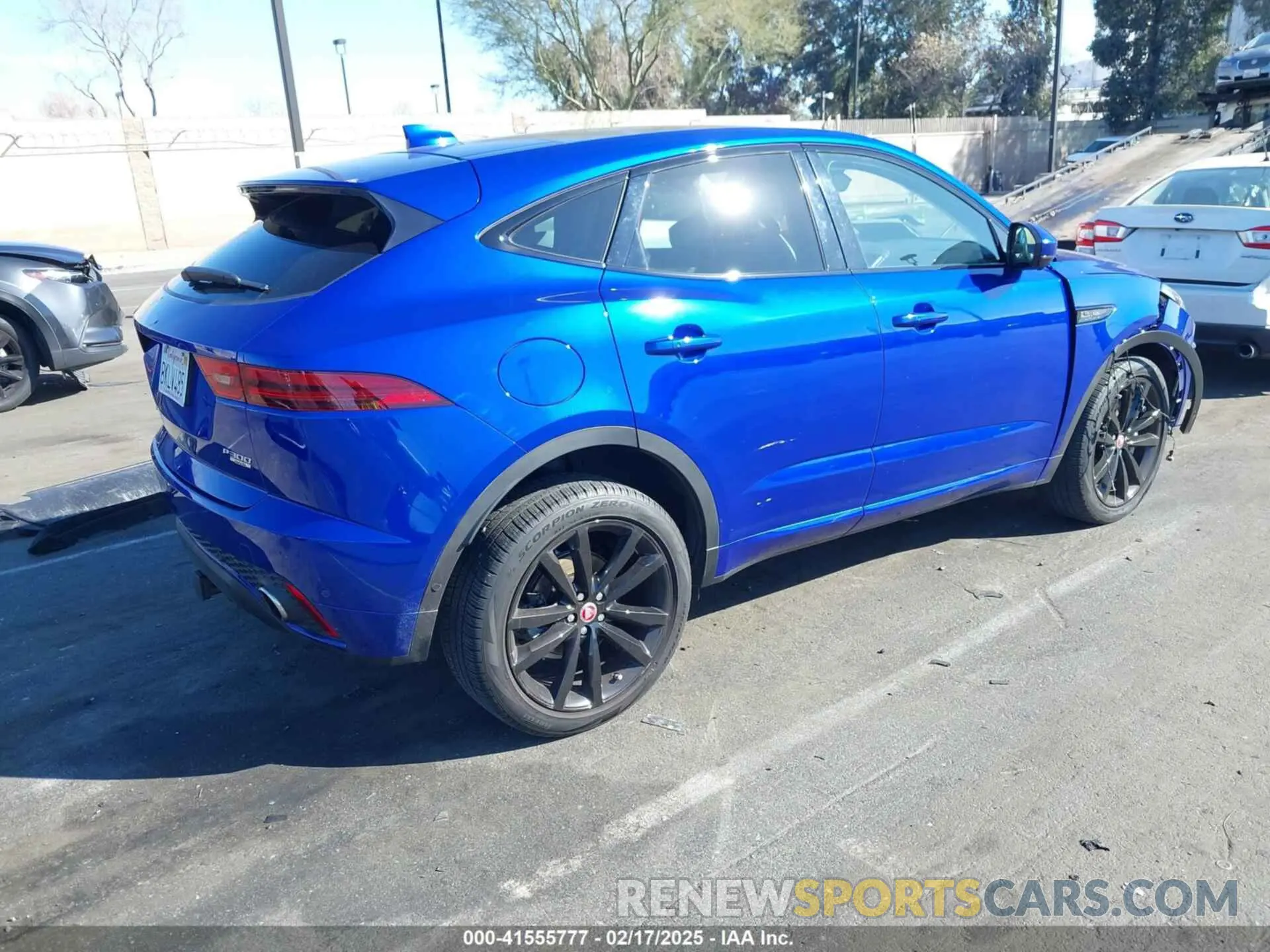 4 Photograph of a damaged car SADFM2GX8K1Z63615 JAGUAR E-PACE 2019