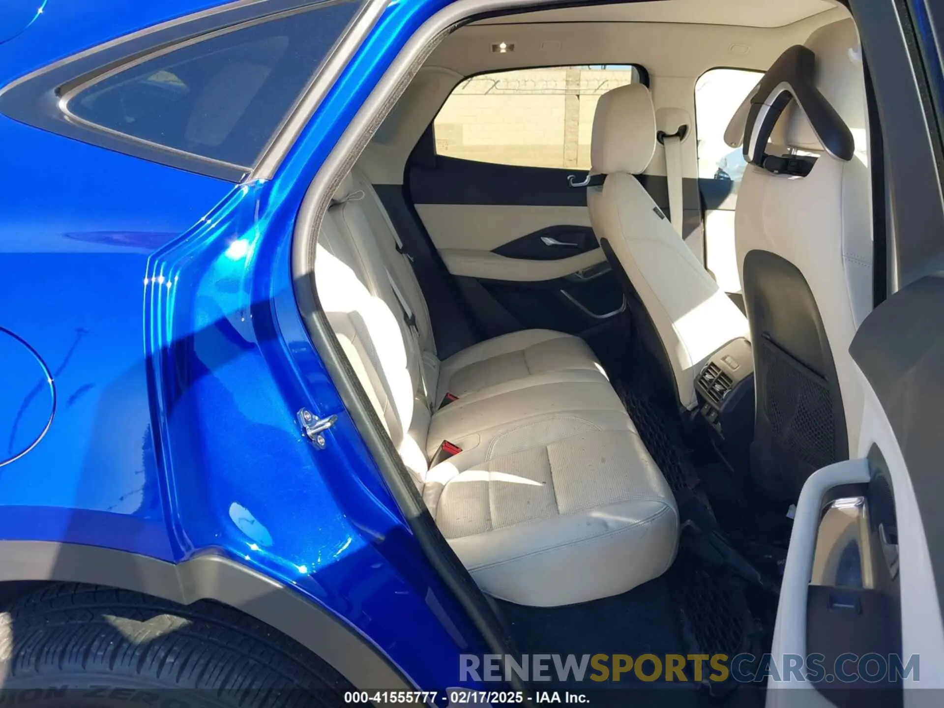 8 Photograph of a damaged car SADFM2GX8K1Z63615 JAGUAR E-PACE 2019