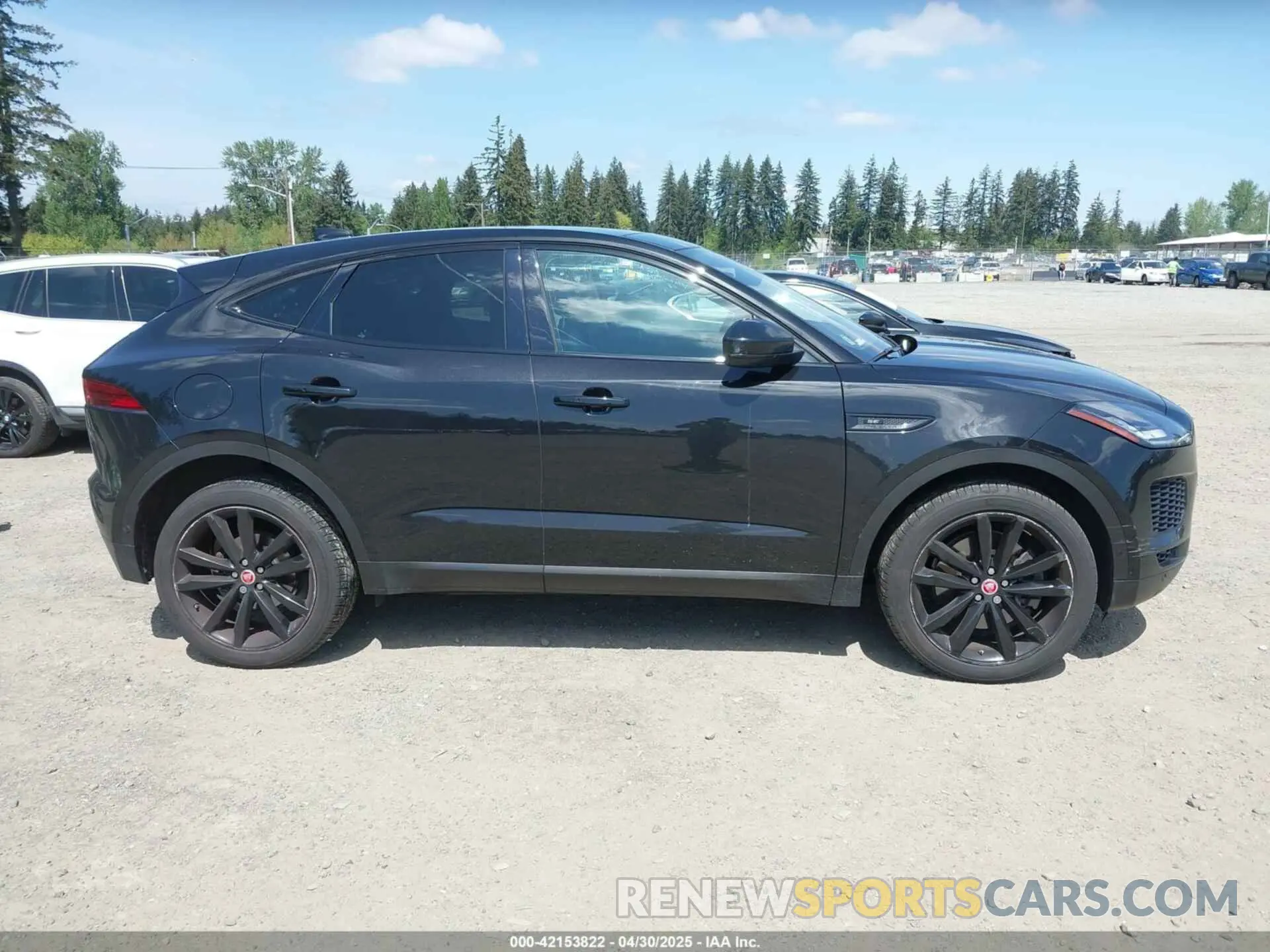 13 Photograph of a damaged car SADFP2FX2K1Z47628 JAGUAR E-PACE 2019