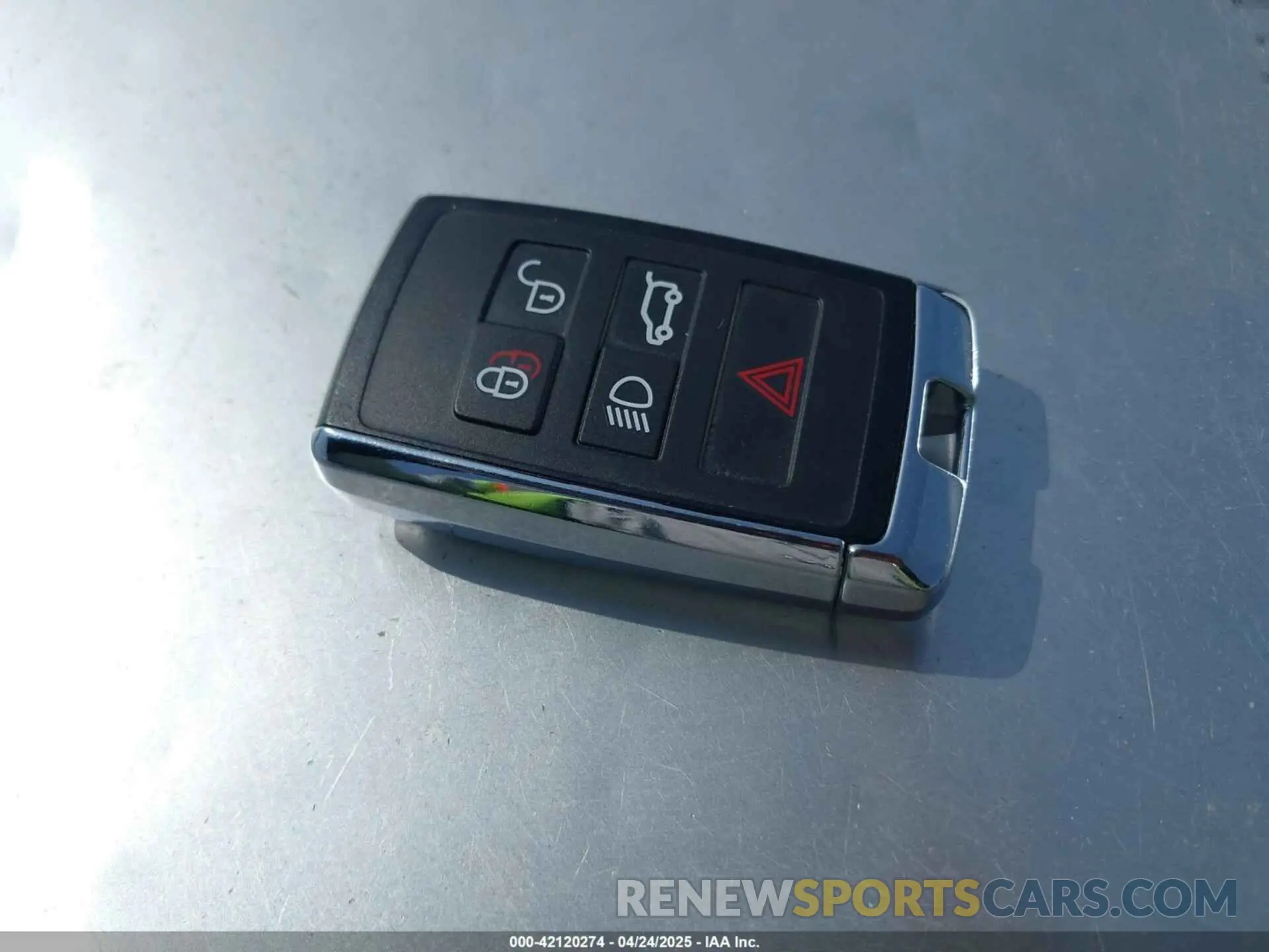 11 Photograph of a damaged car SADFP2FX8K1Z70007 JAGUAR E-PACE 2019