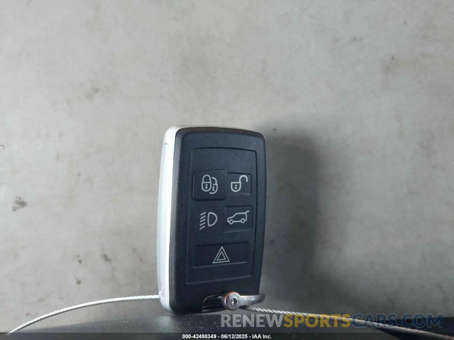 11 Photograph of a damaged car SADFP2FX9K1Z63955 JAGUAR E-PACE 2019