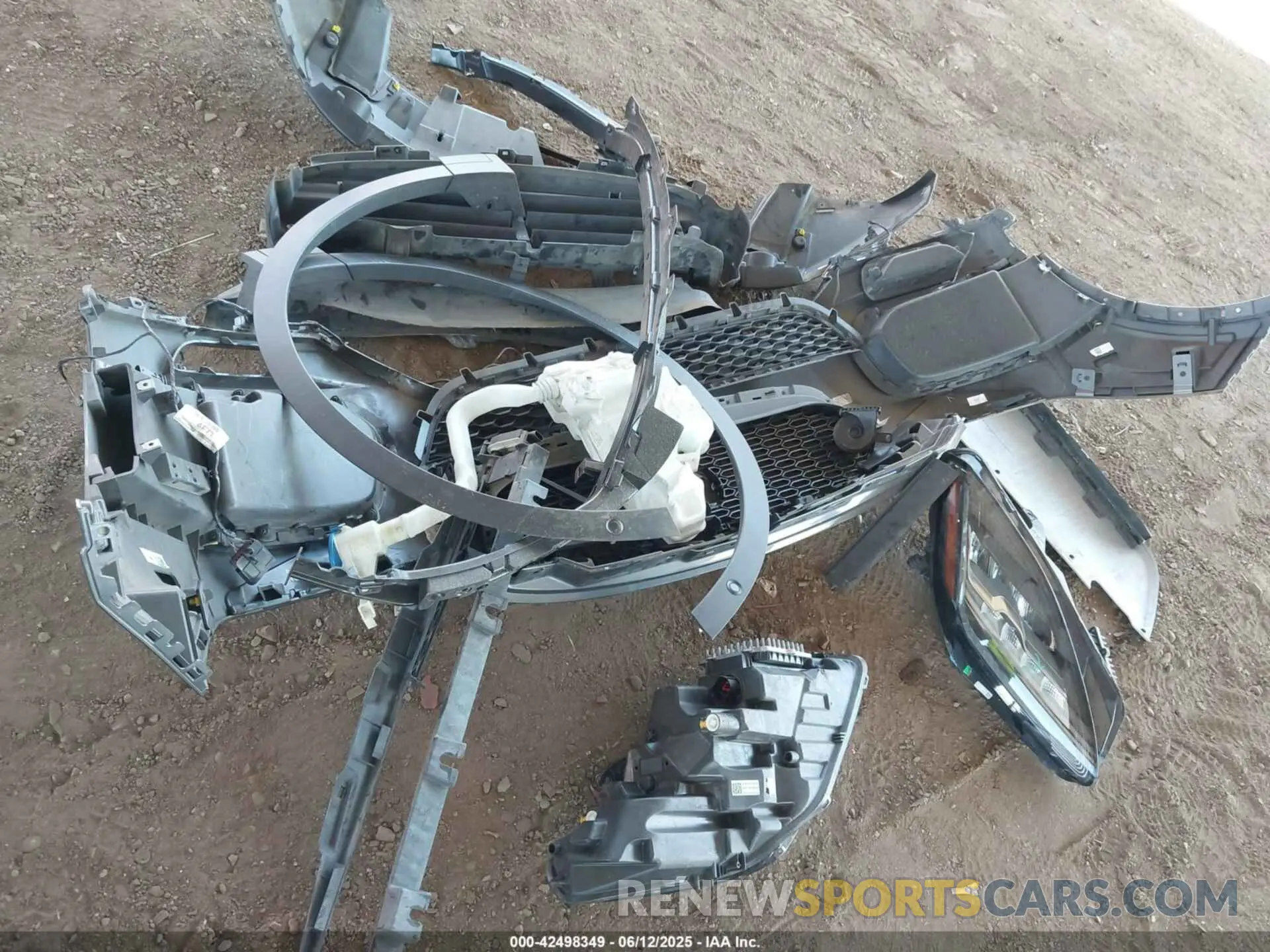 12 Photograph of a damaged car SADFP2FX9K1Z63955 JAGUAR E-PACE 2019