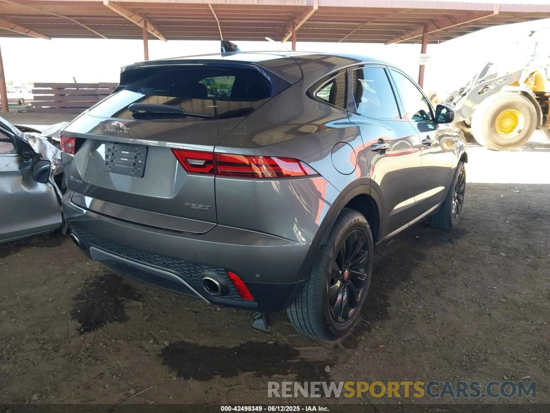 4 Photograph of a damaged car SADFP2FX9K1Z63955 JAGUAR E-PACE 2019