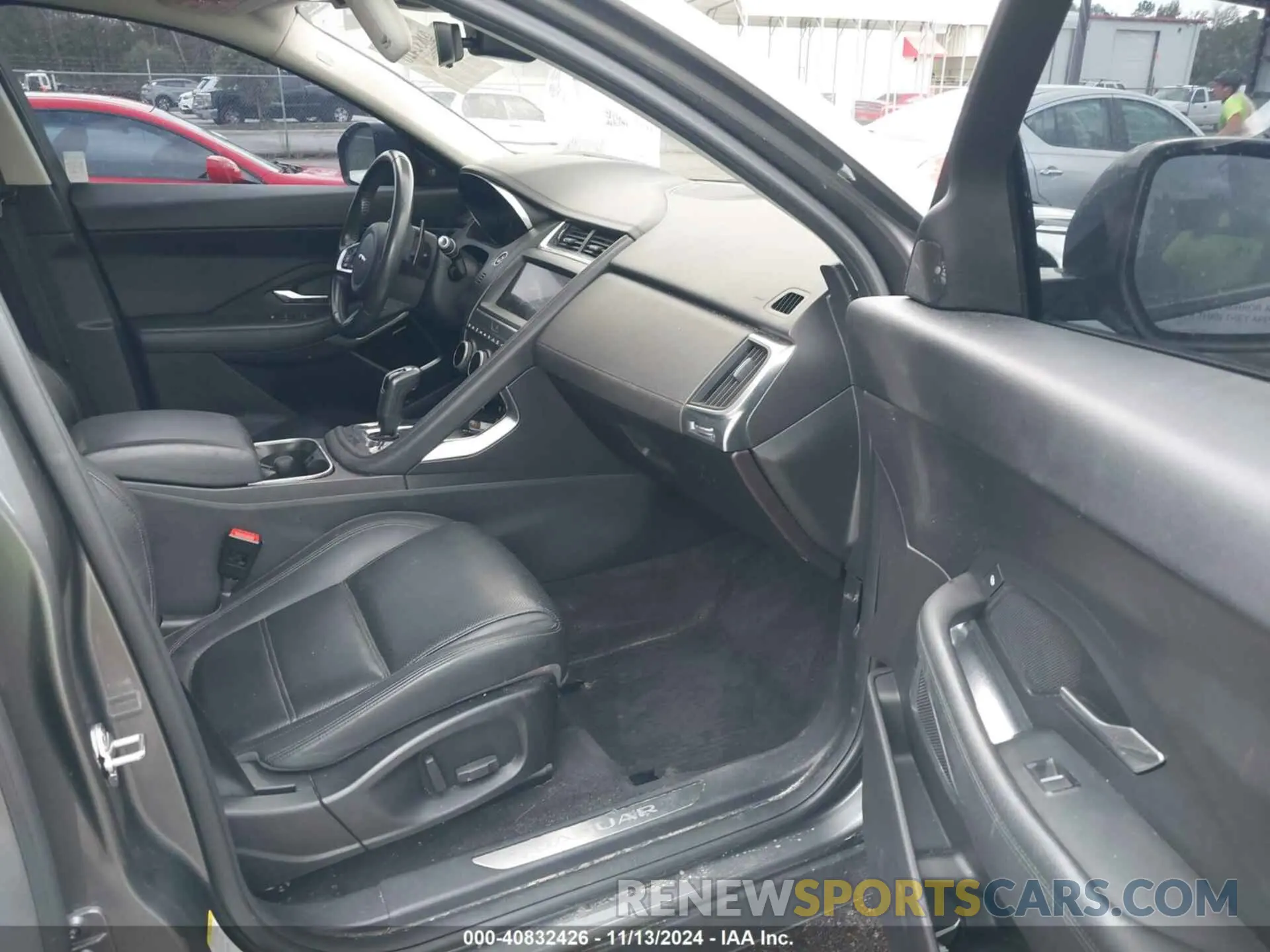 5 Photograph of a damaged car SADFK2FX7L1001234 JAGUAR E-PACE 2020