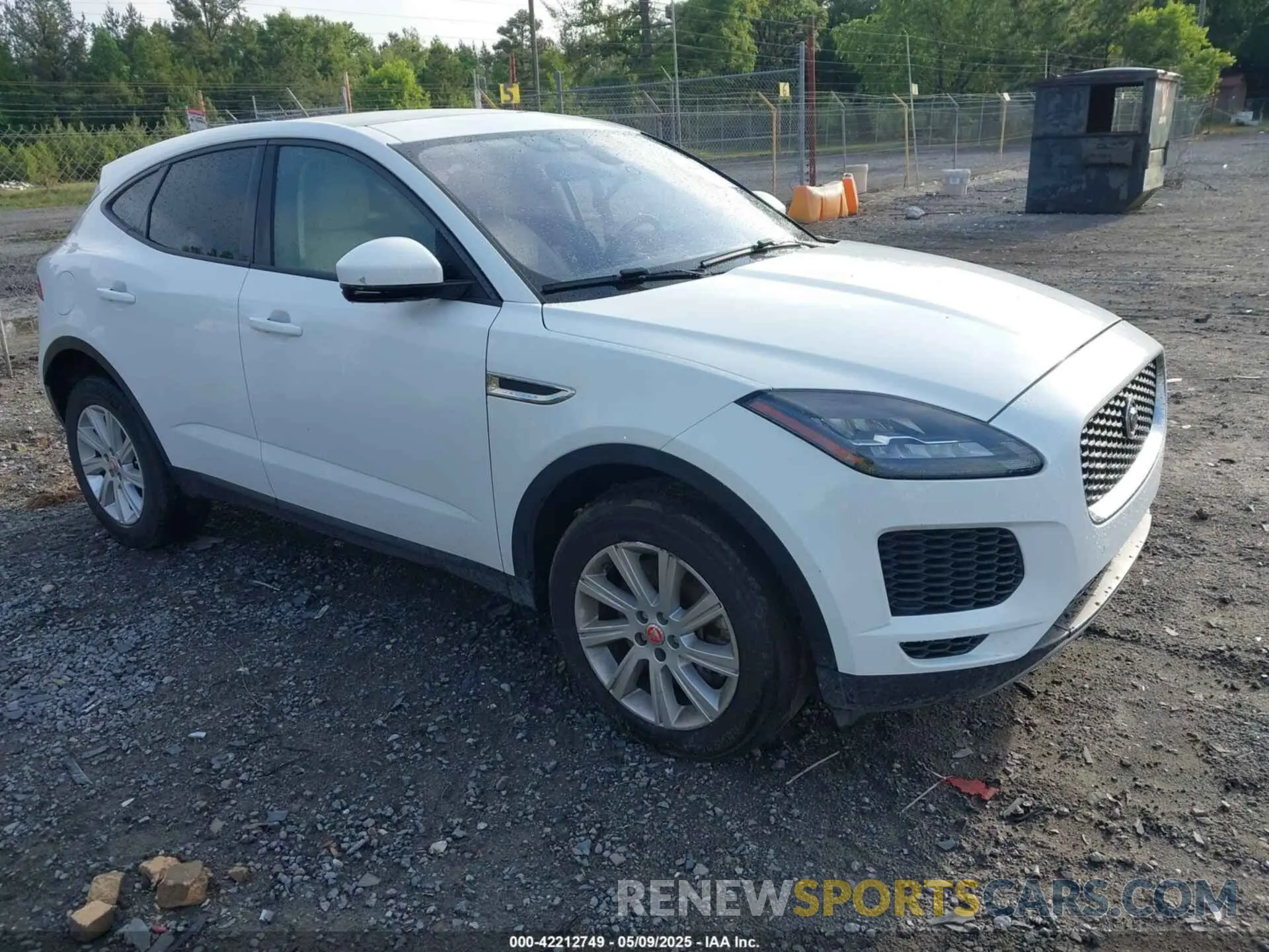 1 Photograph of a damaged car SADFK2FX9L1Z80738 JAGUAR E-PACE 2020