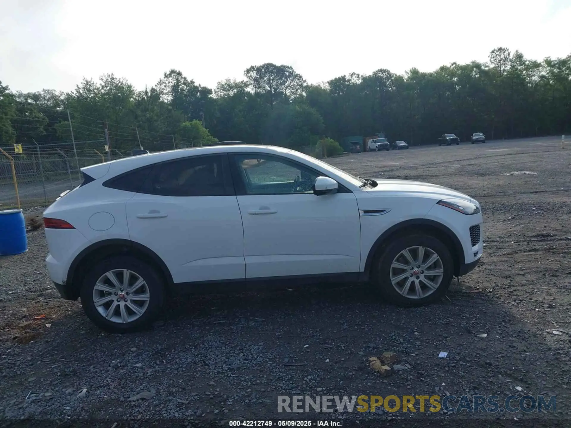 13 Photograph of a damaged car SADFK2FX9L1Z80738 JAGUAR E-PACE 2020