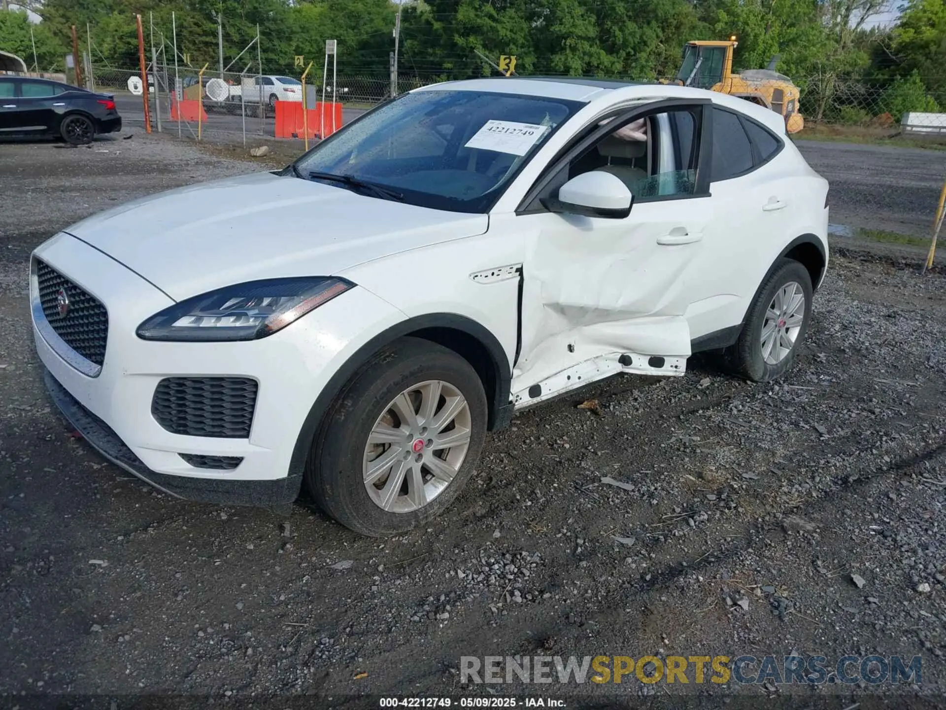 2 Photograph of a damaged car SADFK2FX9L1Z80738 JAGUAR E-PACE 2020