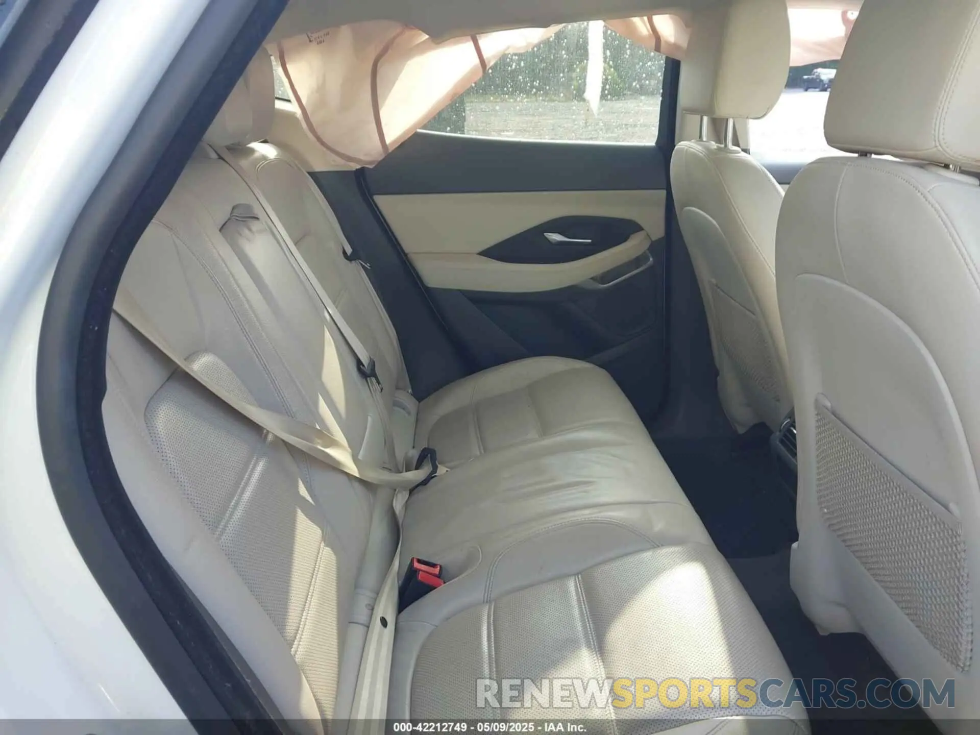 8 Photograph of a damaged car SADFK2FX9L1Z80738 JAGUAR E-PACE 2020