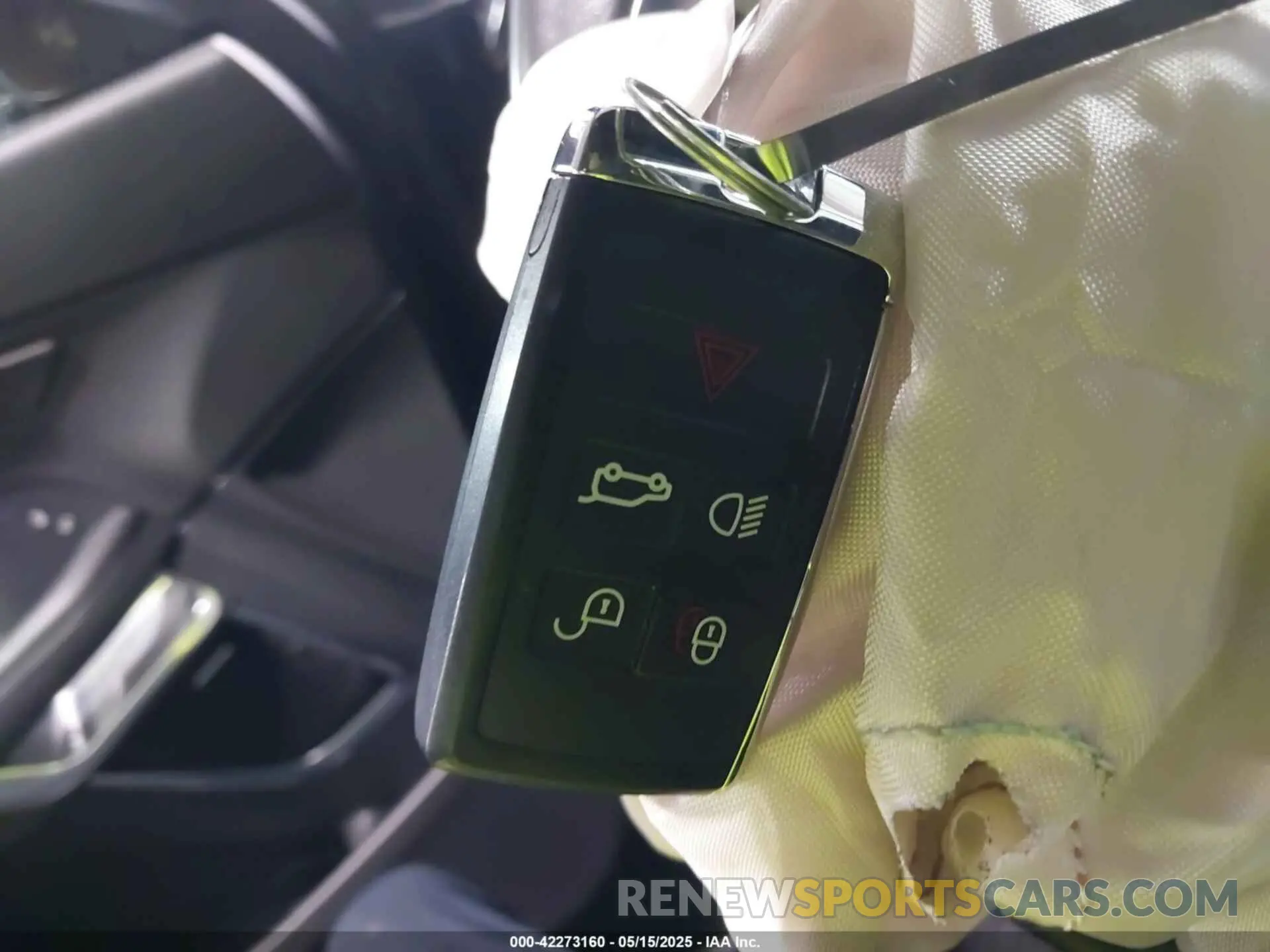11 Photograph of a damaged car SADFP2FX1L1Z88690 JAGUAR E-PACE 2020