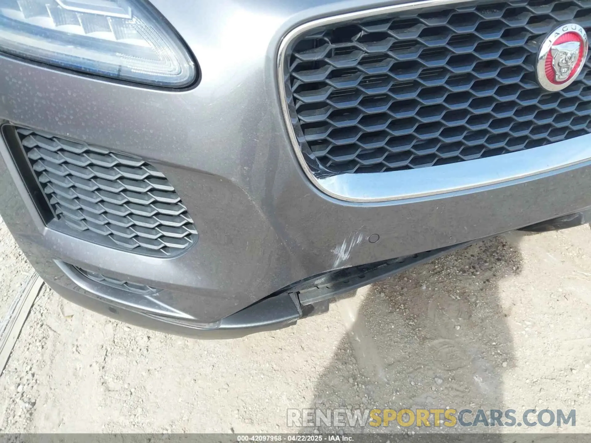 13 Photograph of a damaged car SADFP2FX4L1Z88845 JAGUAR E-PACE 2020
