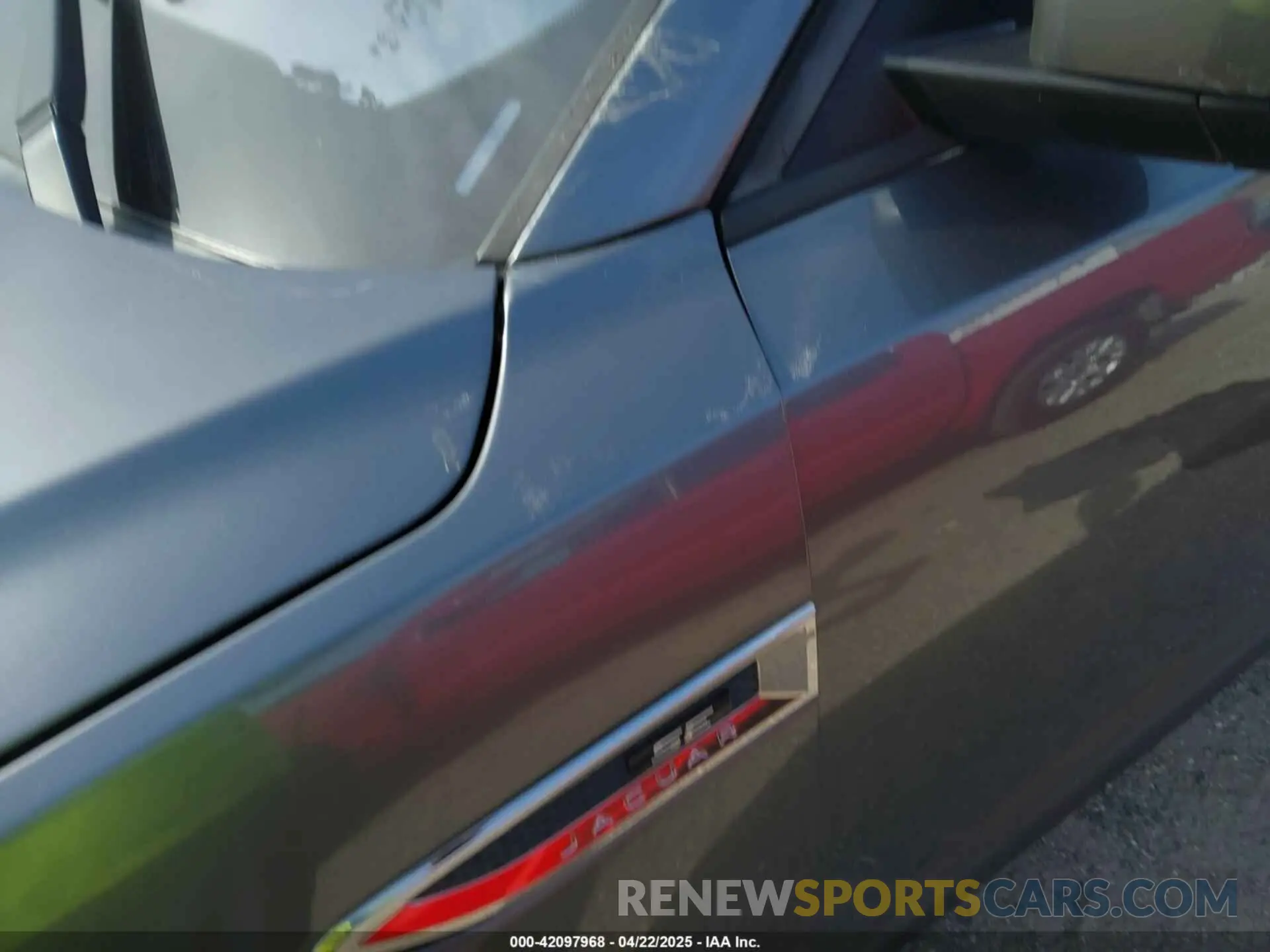 15 Photograph of a damaged car SADFP2FX4L1Z88845 JAGUAR E-PACE 2020