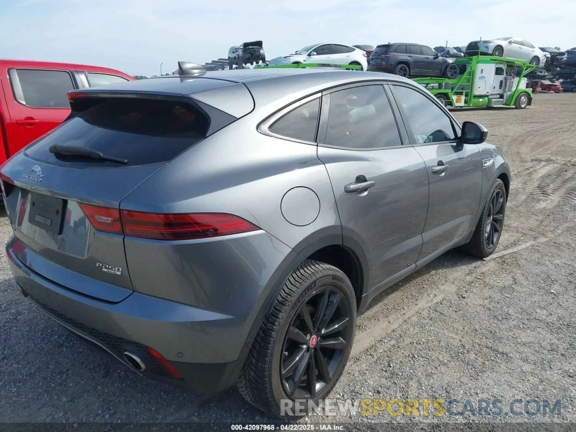 4 Photograph of a damaged car SADFP2FX4L1Z88845 JAGUAR E-PACE 2020