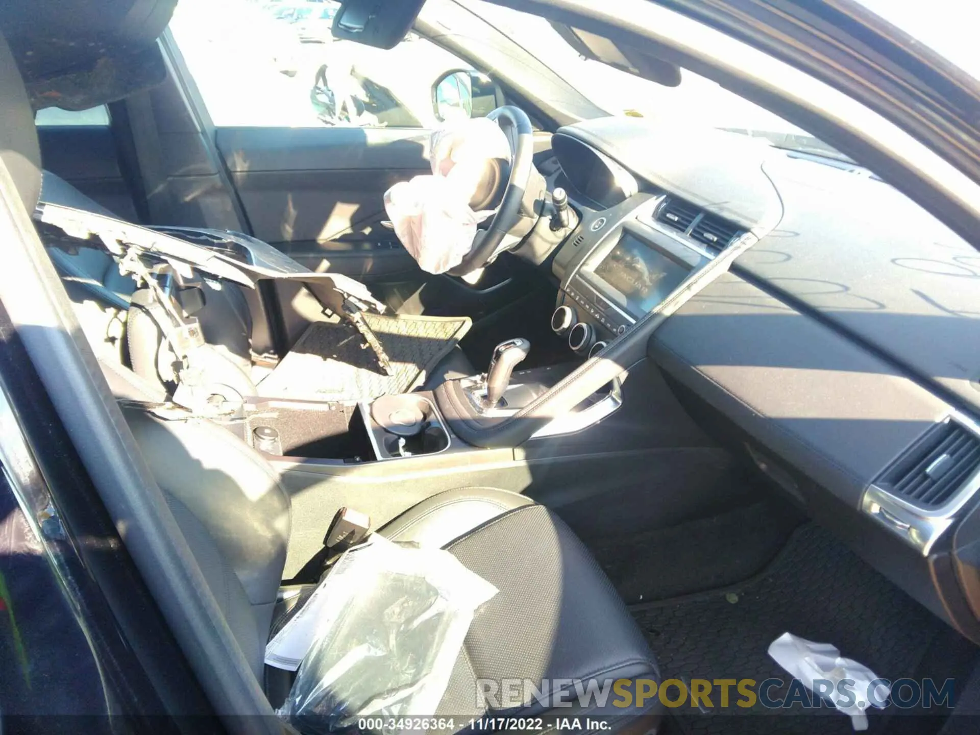 5 Photograph of a damaged car SADFP2FX5L1013240 JAGUAR E-PACE 2020