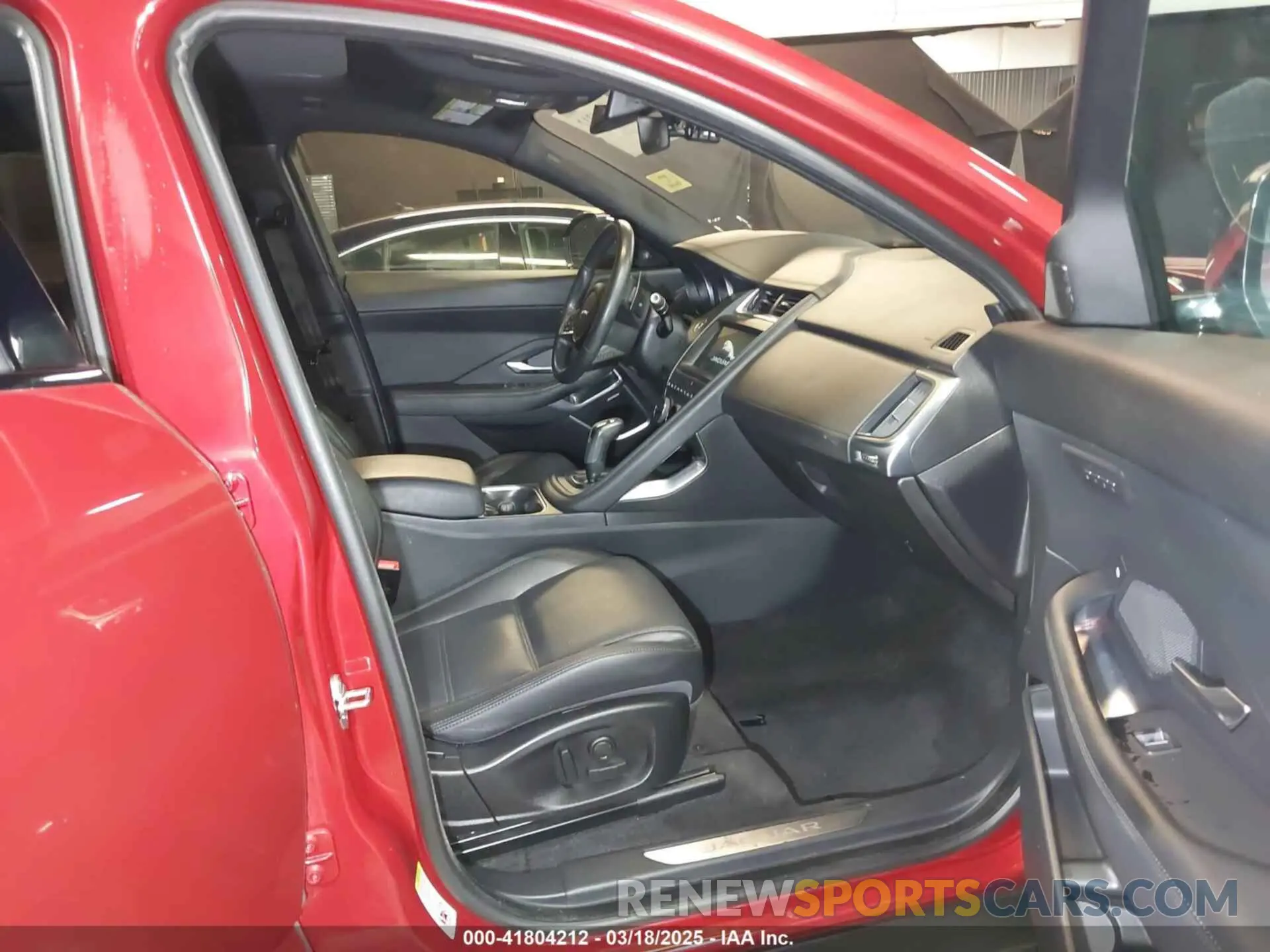 5 Photograph of a damaged car SADFP2FX6L1Z77278 JAGUAR E-PACE 2020