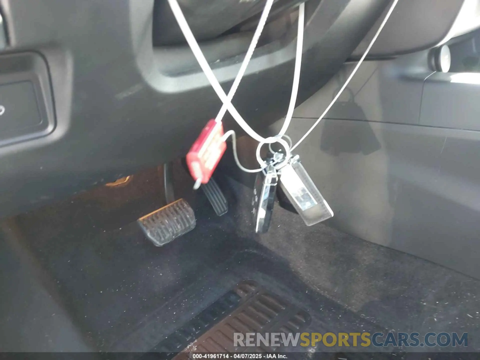 11 Photograph of a damaged car SADFP2FX9L1004525 JAGUAR E-PACE 2020