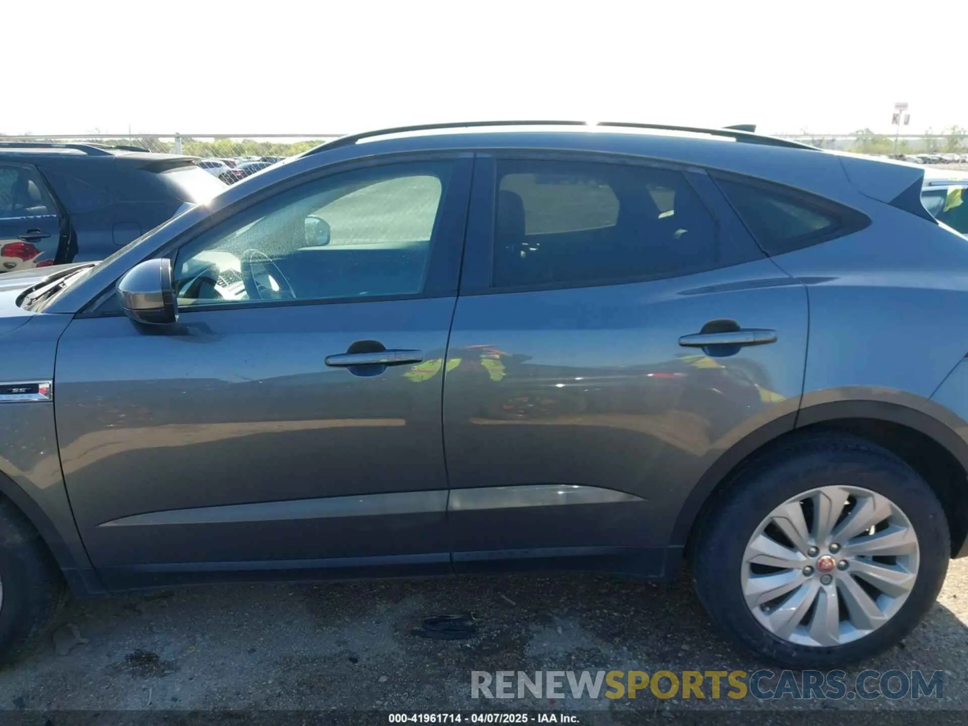 14 Photograph of a damaged car SADFP2FX9L1004525 JAGUAR E-PACE 2020