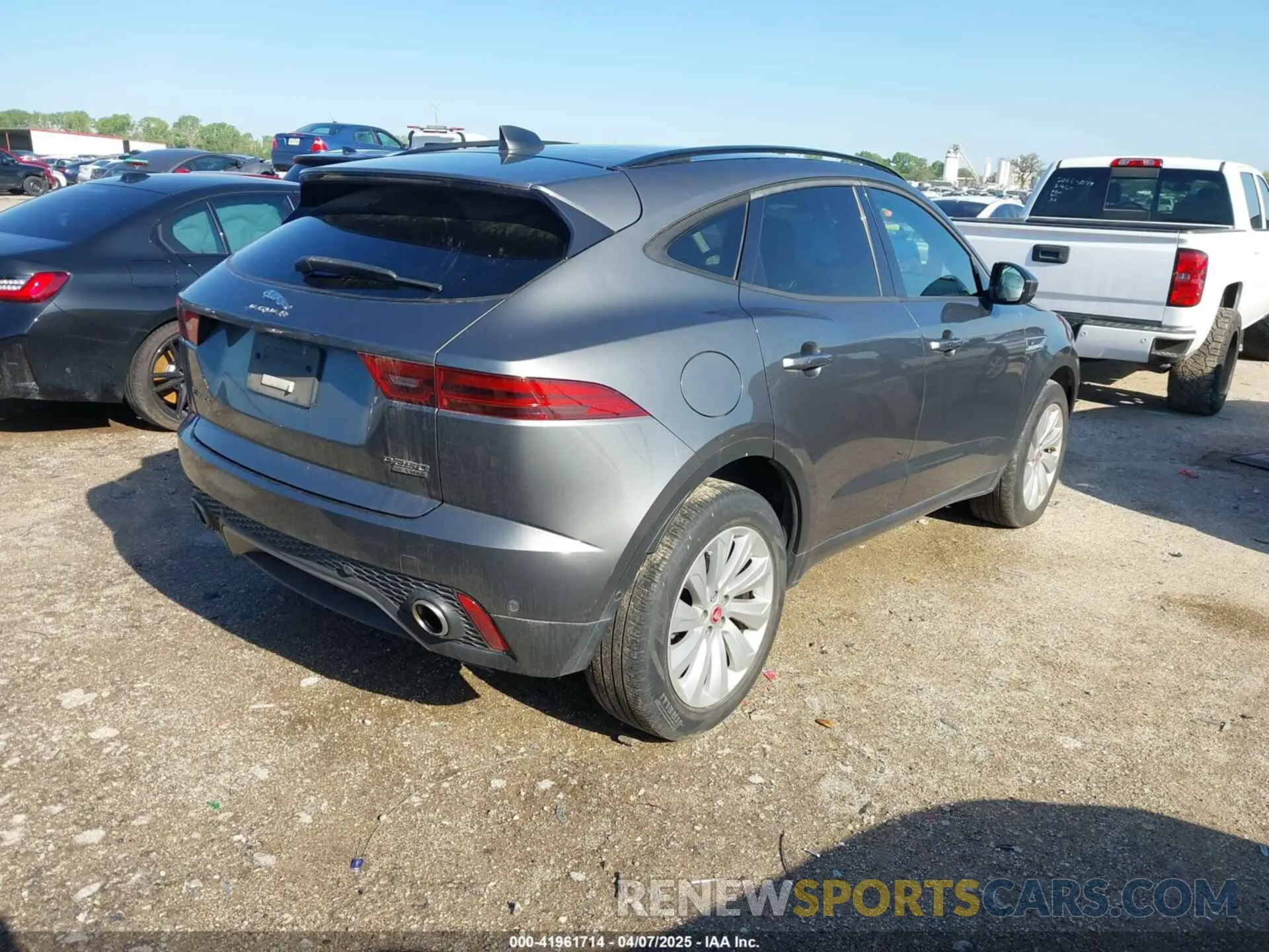 4 Photograph of a damaged car SADFP2FX9L1004525 JAGUAR E-PACE 2020