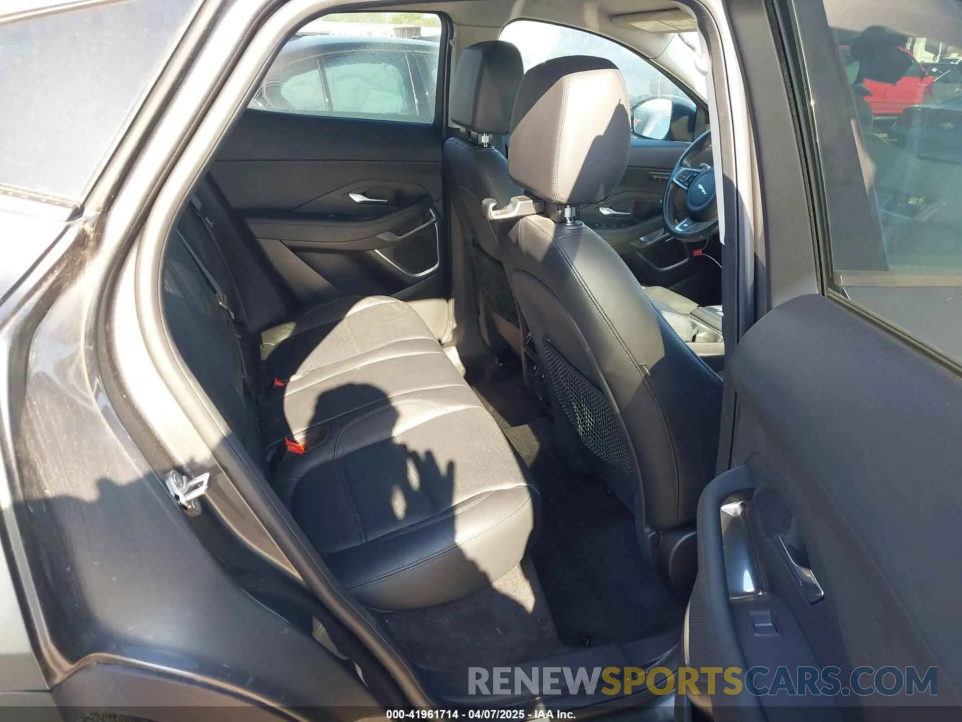 8 Photograph of a damaged car SADFP2FX9L1004525 JAGUAR E-PACE 2020