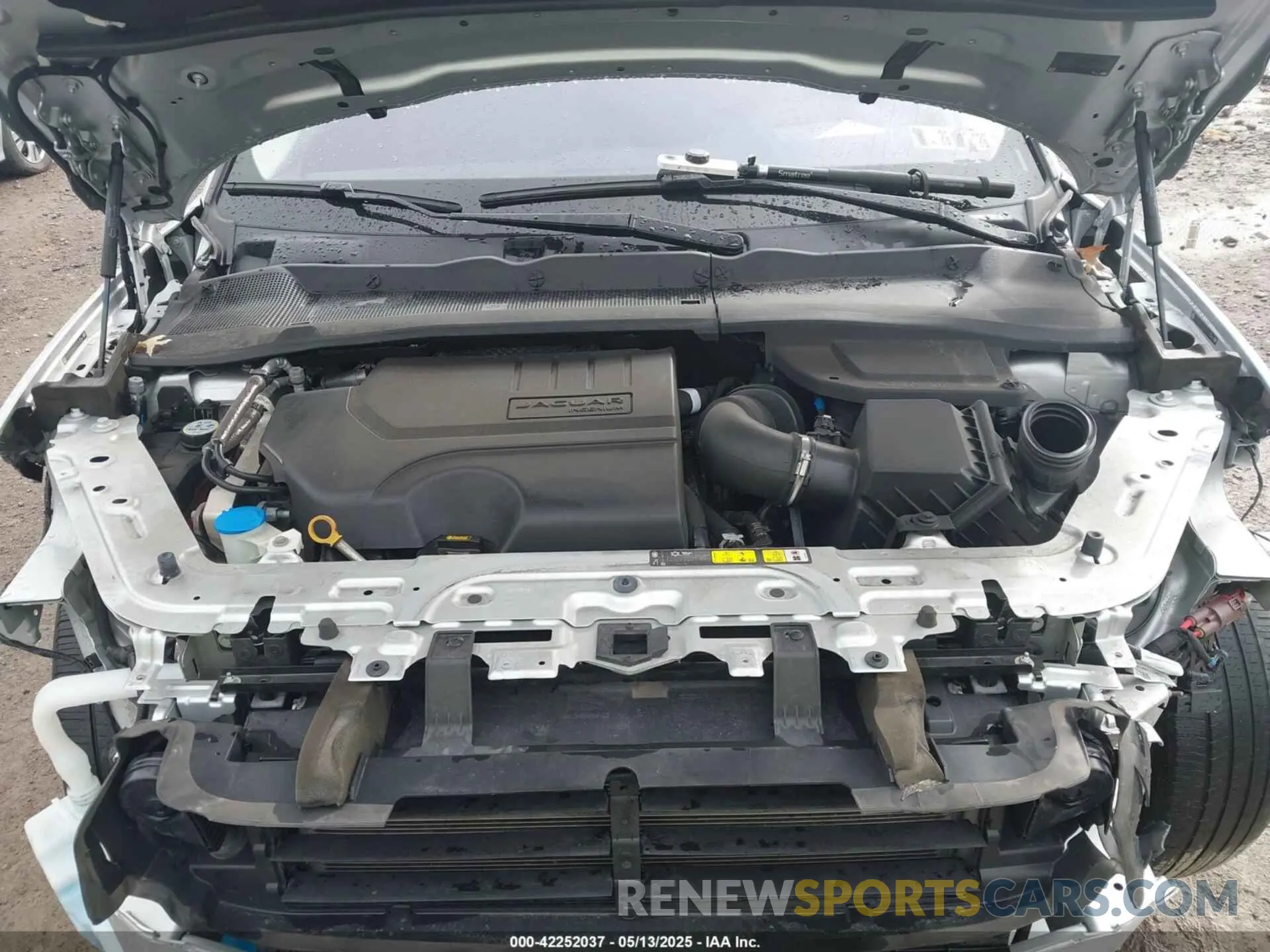 10 Photograph of a damaged car SADFP2FX9L1Z81129 JAGUAR E-PACE 2020