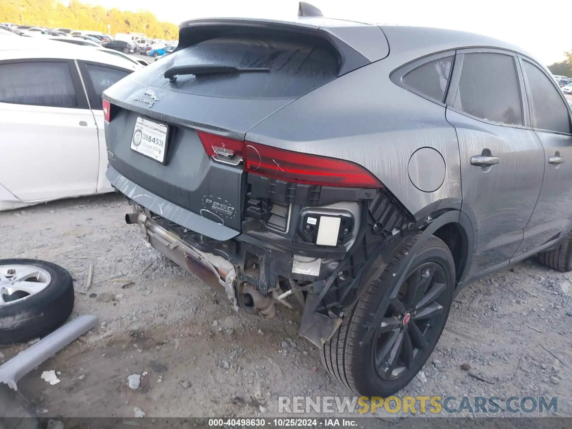 6 Photograph of a damaged car SADFP2FXXL1Z82600 JAGUAR E-PACE 2020