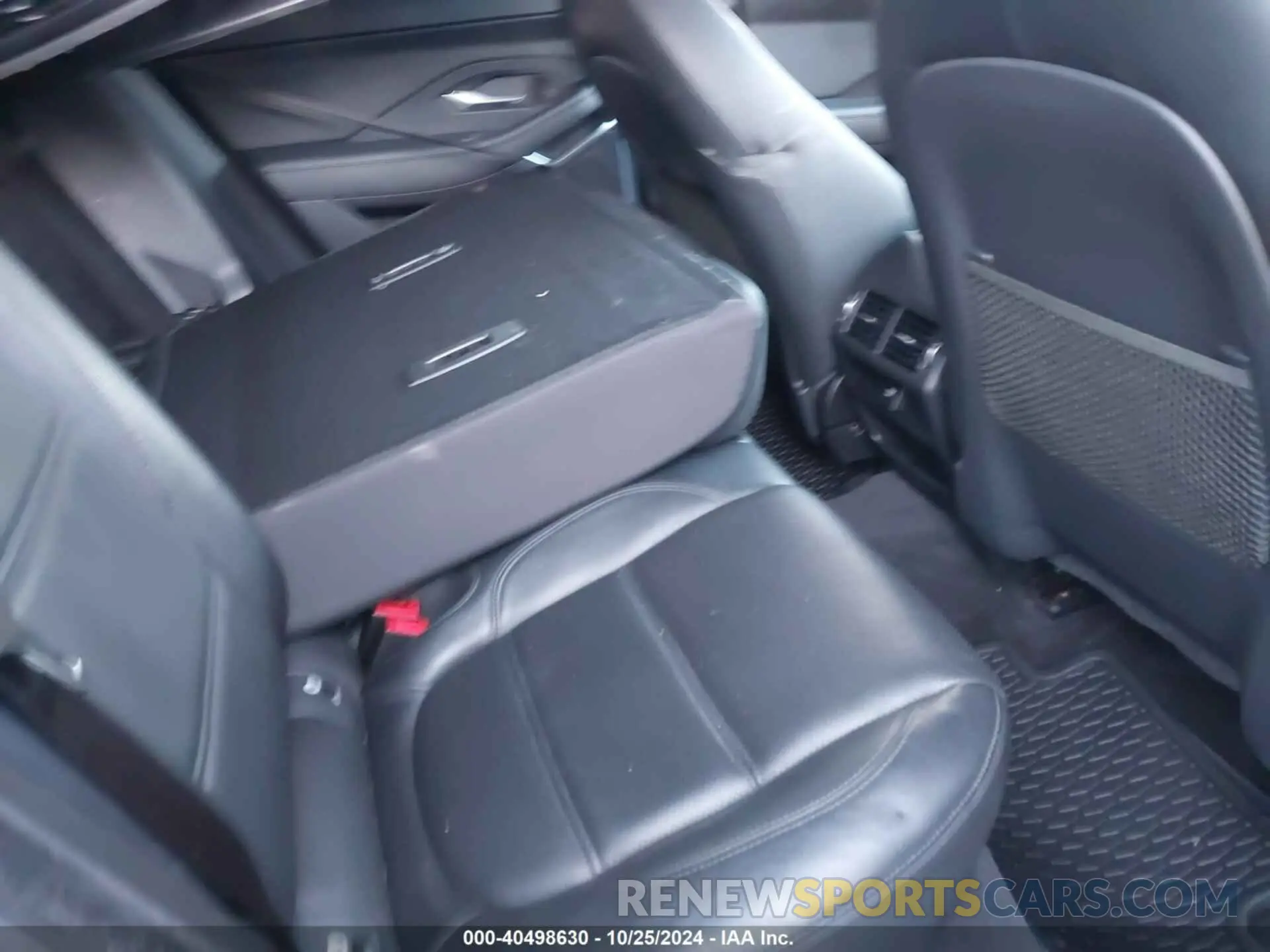 8 Photograph of a damaged car SADFP2FXXL1Z82600 JAGUAR E-PACE 2020