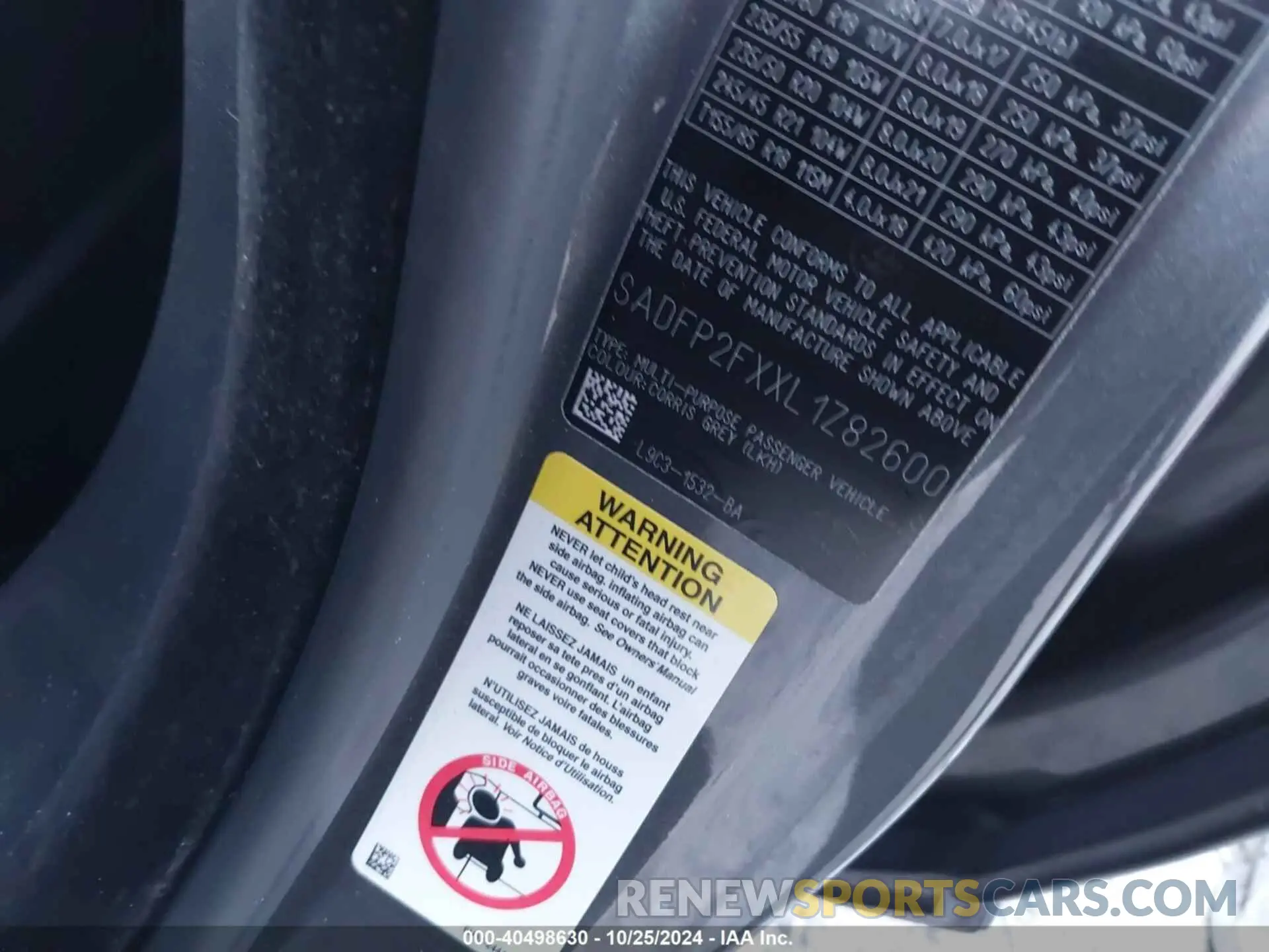 9 Photograph of a damaged car SADFP2FXXL1Z82600 JAGUAR E-PACE 2020