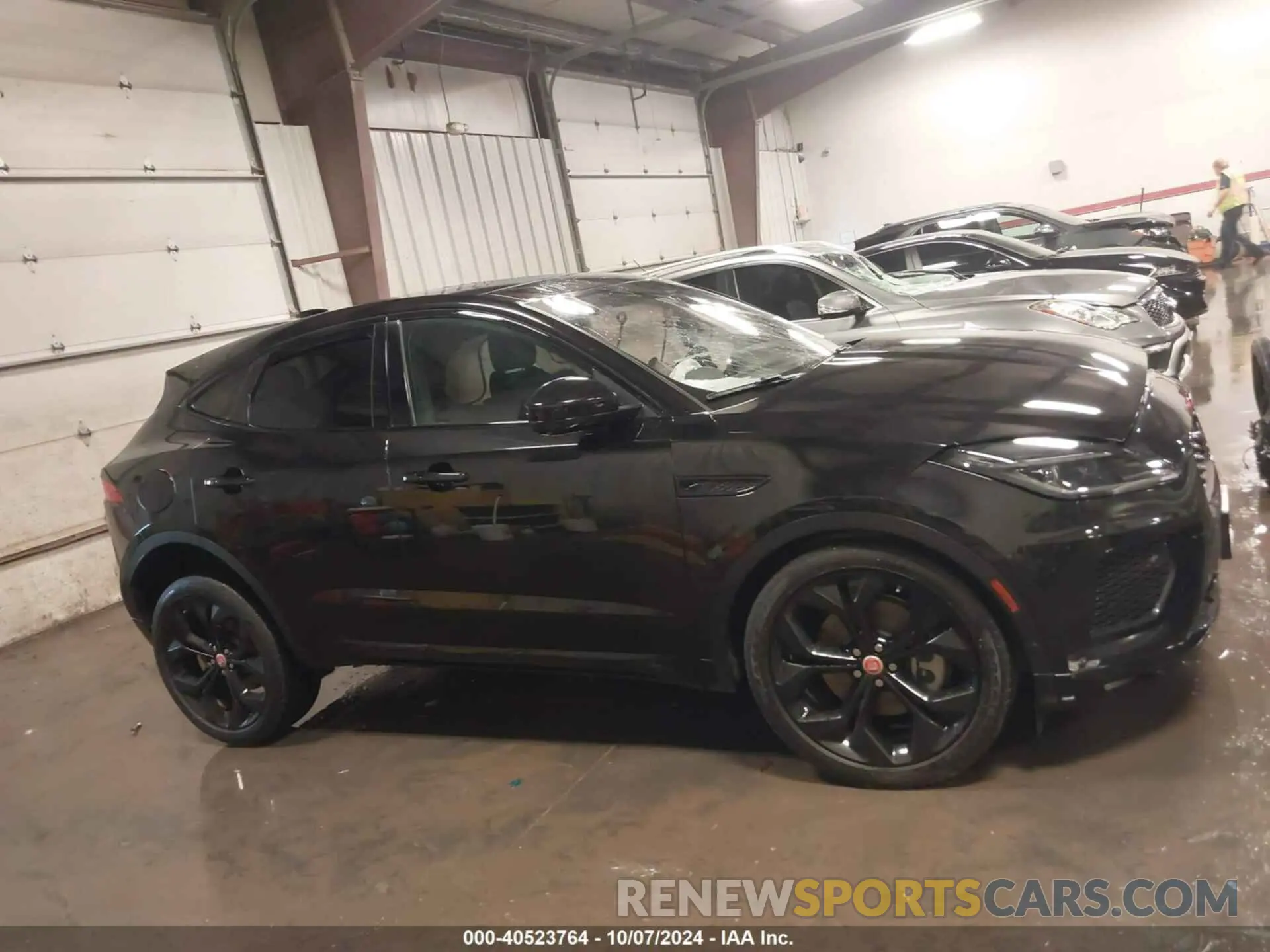 13 Photograph of a damaged car SADF12GX3M1023931 JAGUAR E-PACE 2021