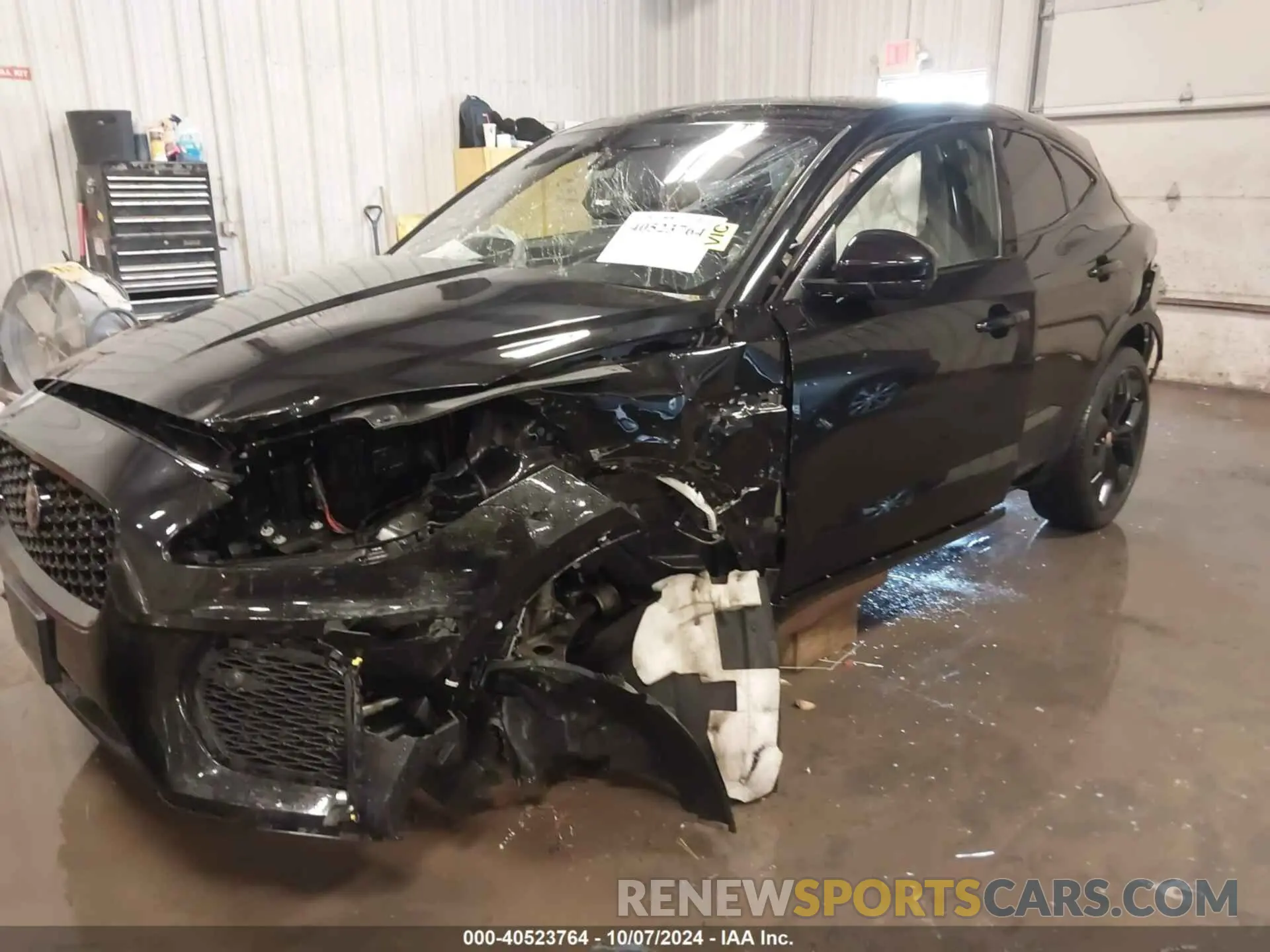 6 Photograph of a damaged car SADF12GX3M1023931 JAGUAR E-PACE 2021