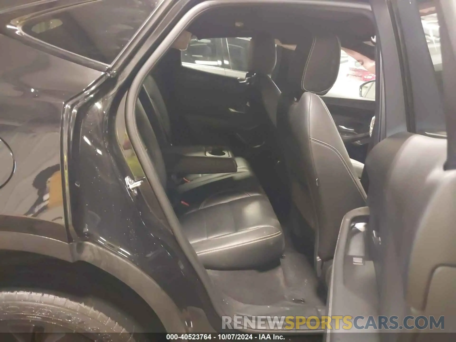 8 Photograph of a damaged car SADF12GX3M1023931 JAGUAR E-PACE 2021