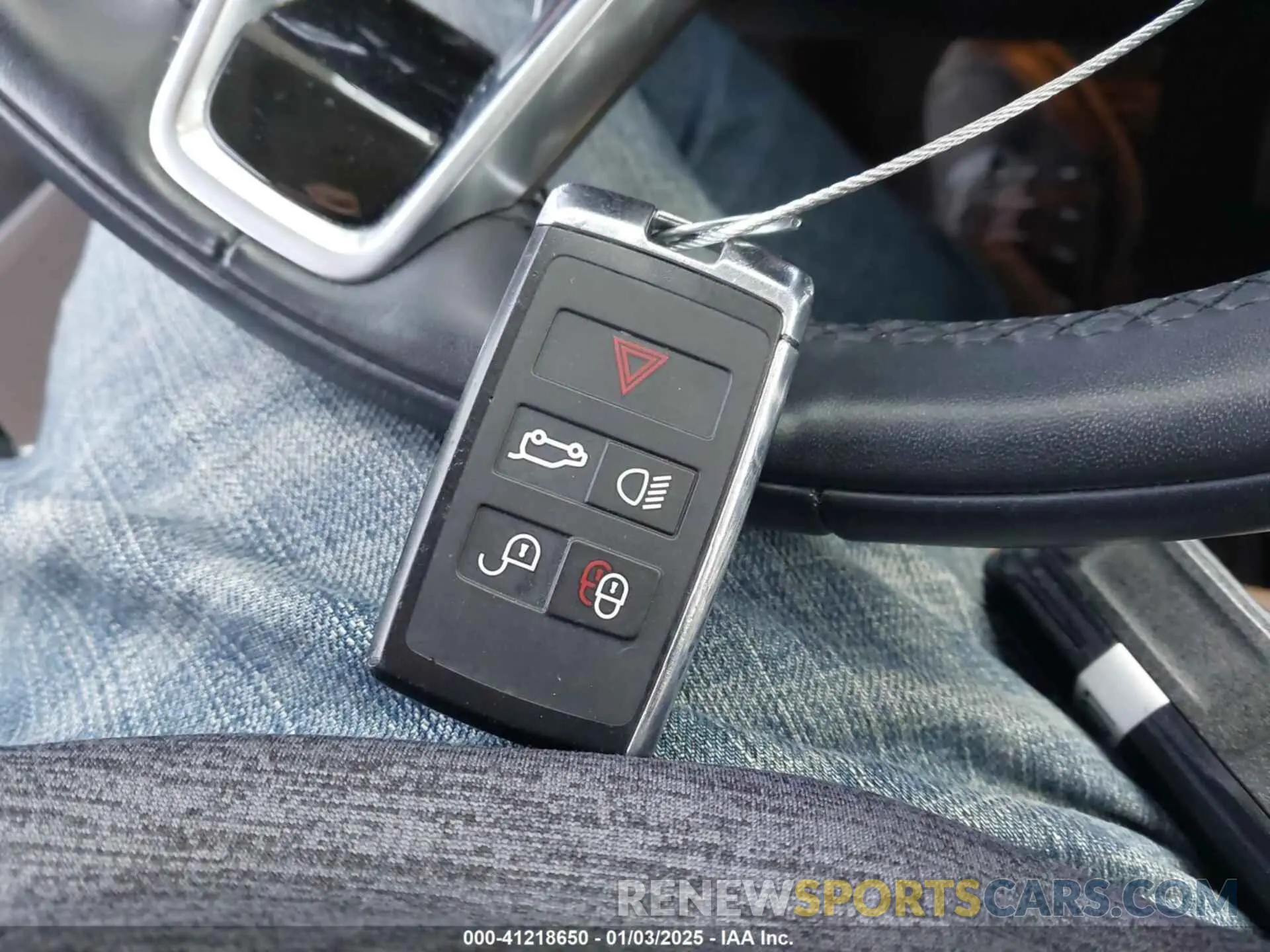 11 Photograph of a damaged car SADFP2FX3N1031142 JAGUAR E-PACE 2022