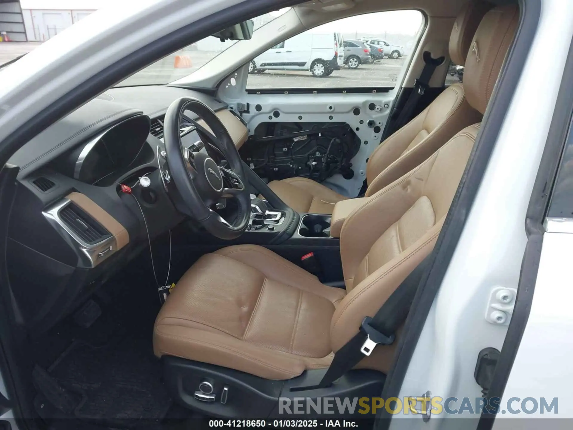 5 Photograph of a damaged car SADFP2FX3N1031142 JAGUAR E-PACE 2022