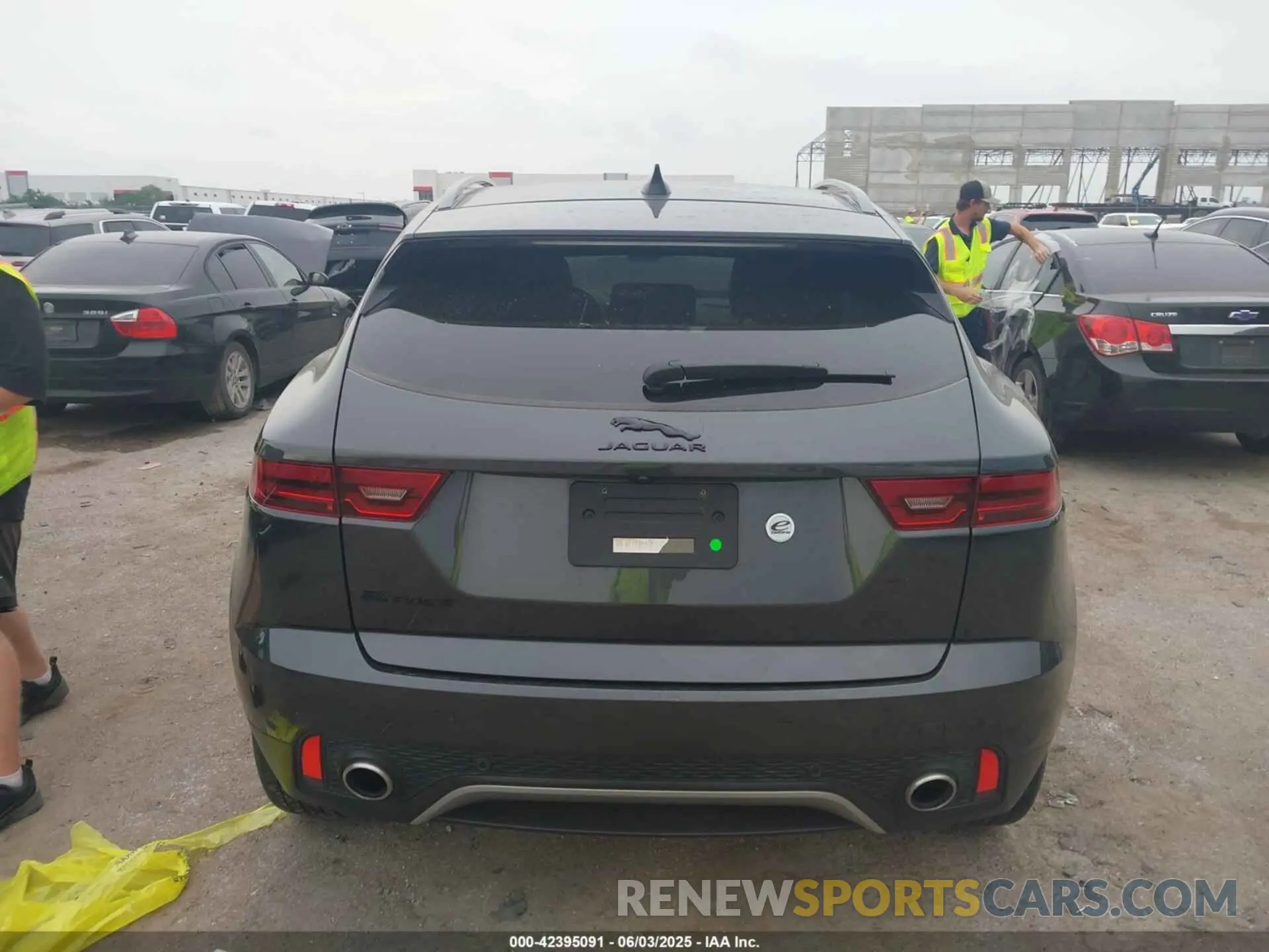 16 Photograph of a damaged car SADFP2FXXP1036468 JAGUAR E-PACE 2023