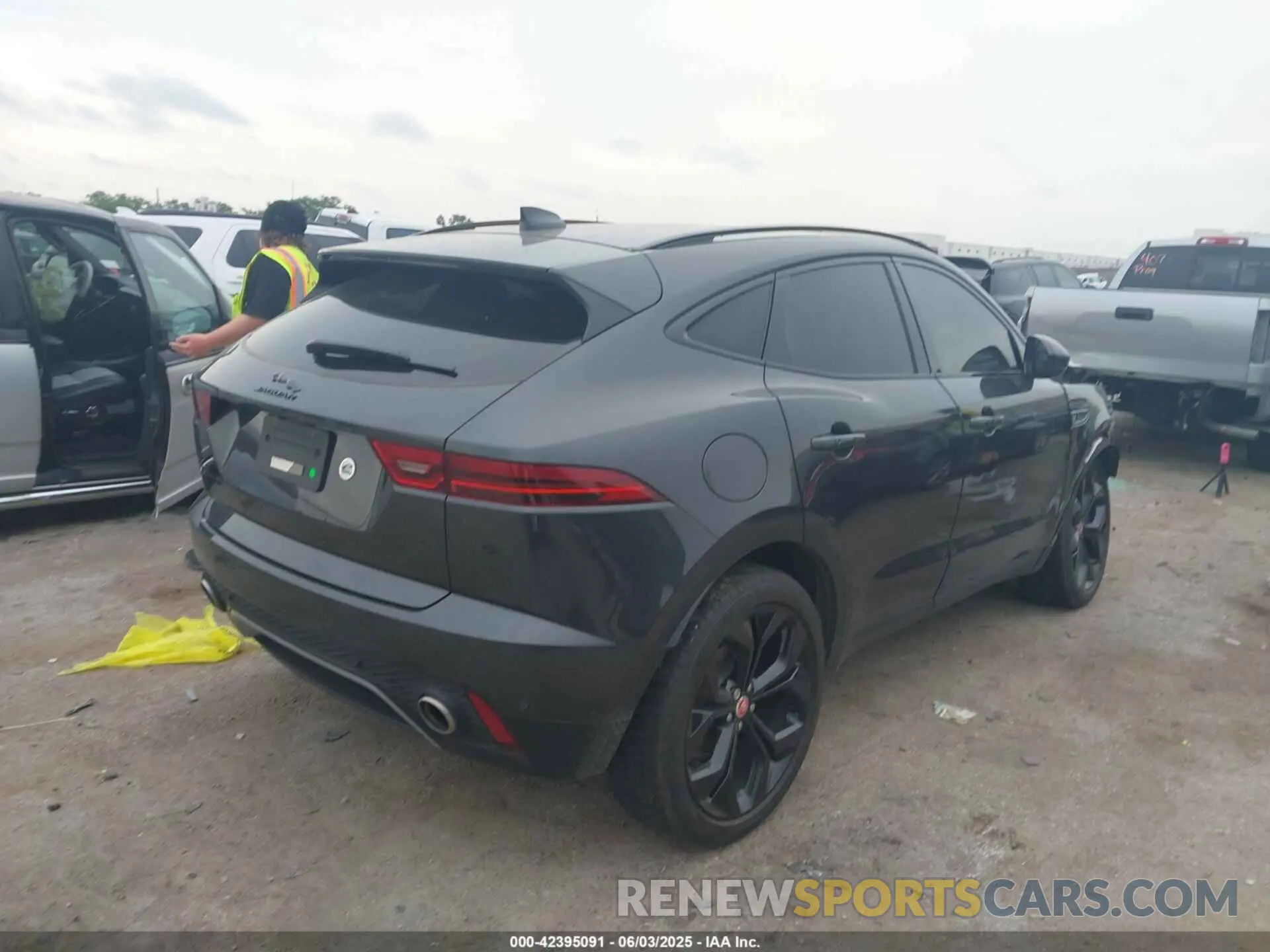 4 Photograph of a damaged car SADFP2FXXP1036468 JAGUAR E-PACE 2023