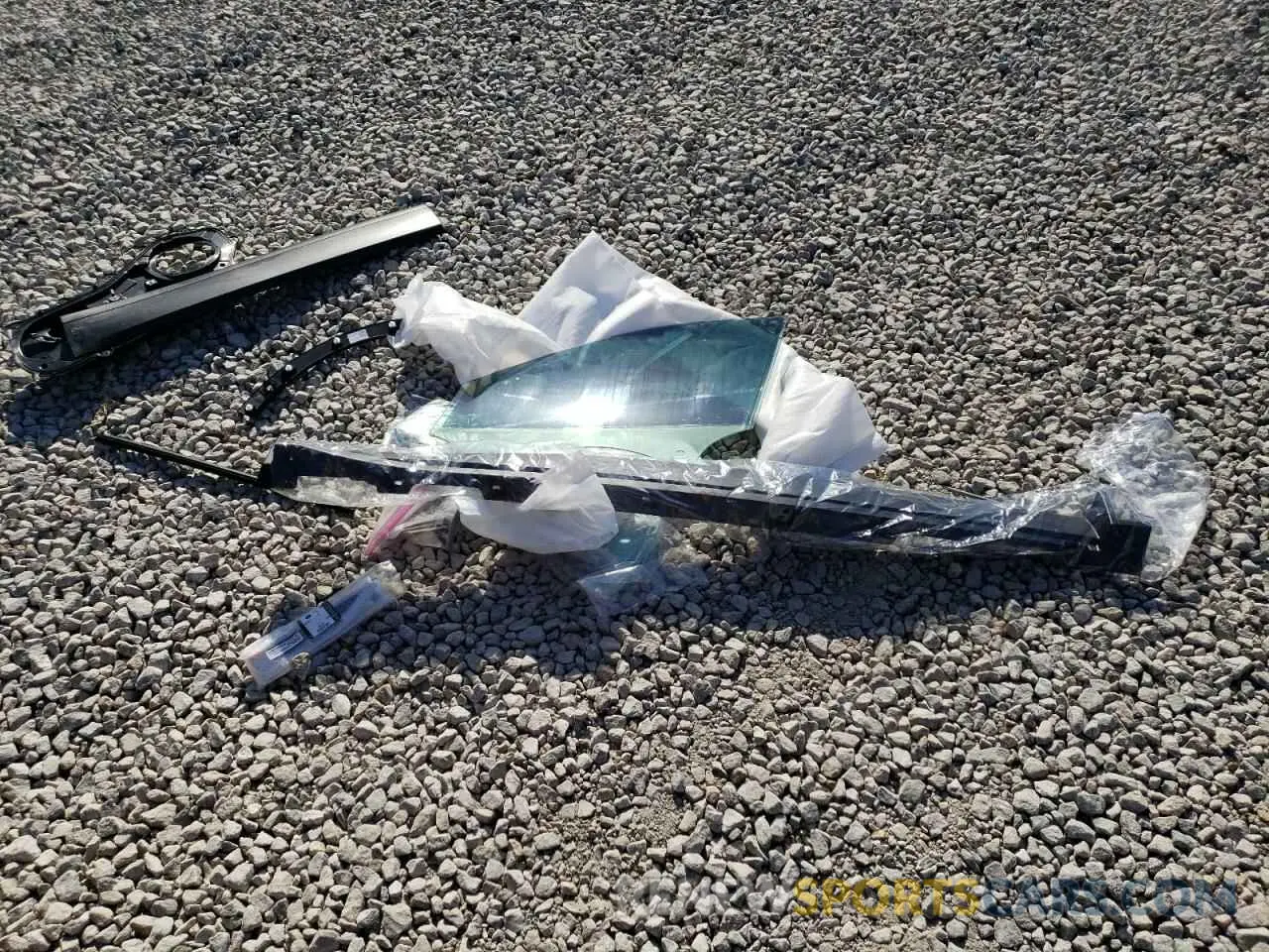 13 Photograph of a damaged car SADFP2FX7L1Z82697 JAGUAR ETYPE 2020