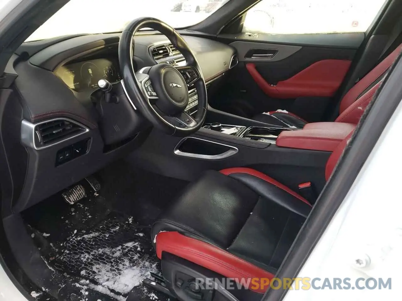 7 Photograph of a damaged car SADCM2BV2HA894132 JAGUAR F-PACE 2017