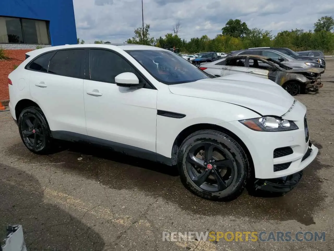 4 Photograph of a damaged car SADCJ2FX3JA275243 JAGUAR F-PACE 2018