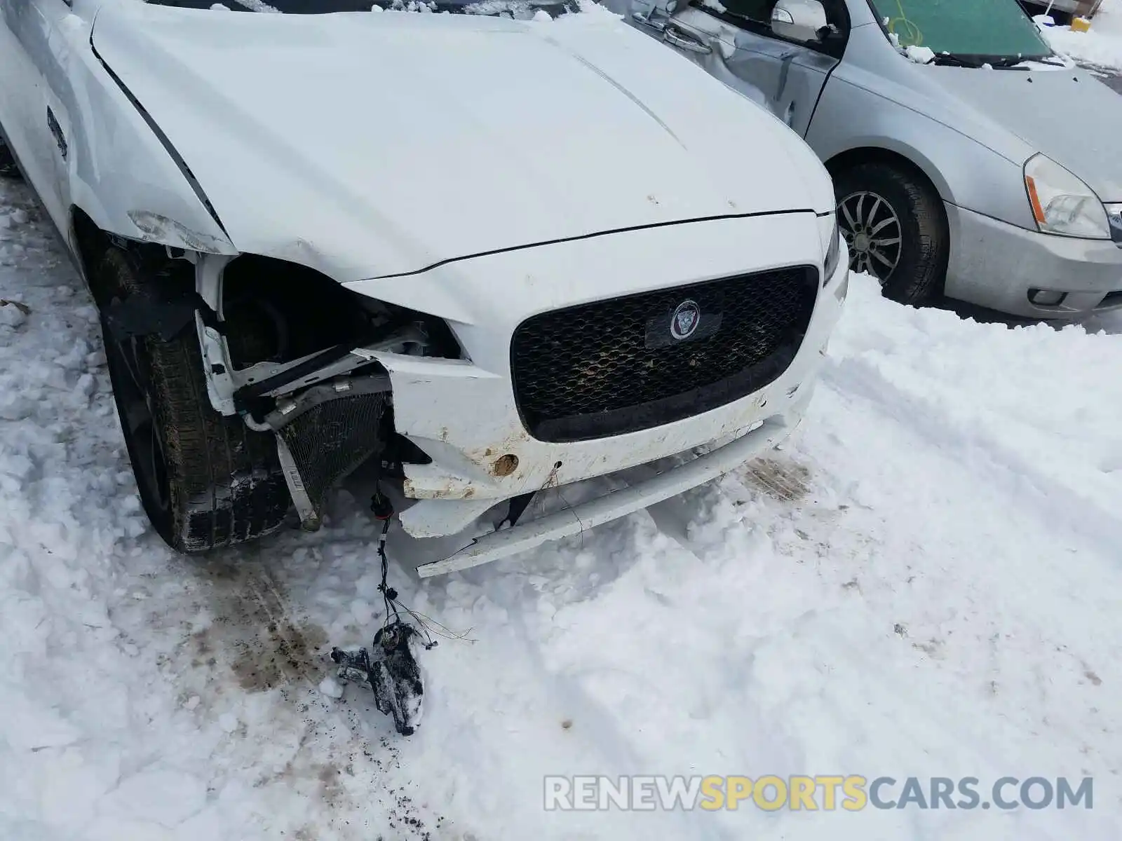 10 Photograph of a damaged car SADCJ2FX0KA601050 JAGUAR F-PACE 2019